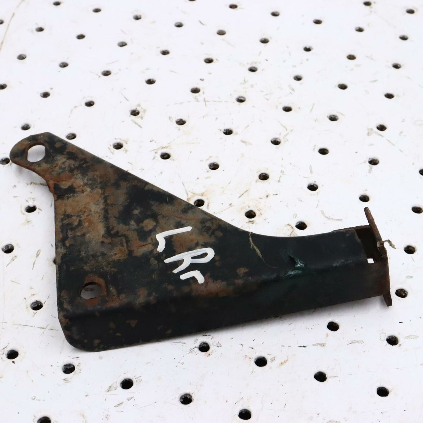 2000 POLARIS SPORTSMAN 500 LEFT REAR RACK SUPPORT 1040524-067