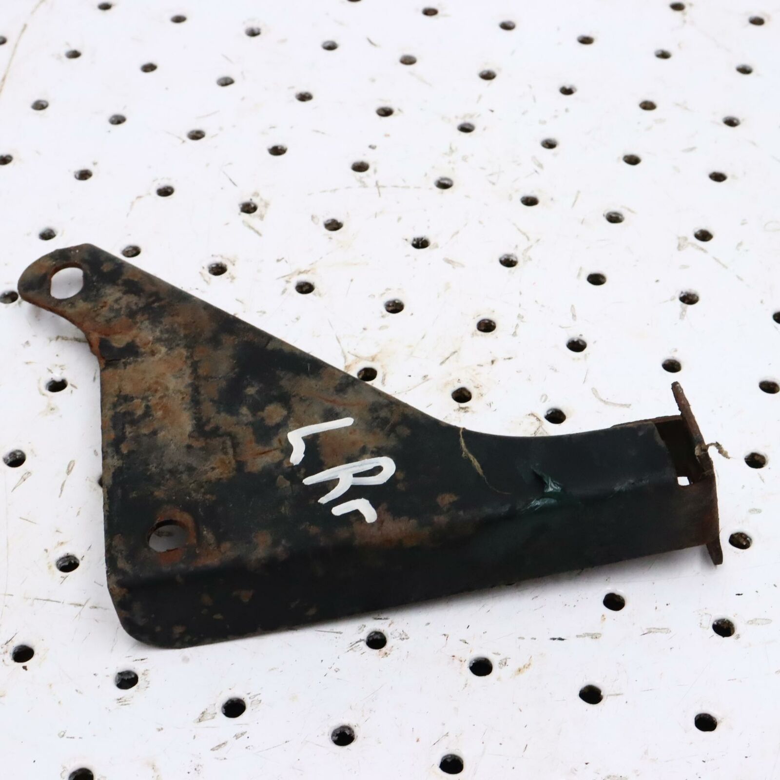 2000 POLARIS SPORTSMAN 500 LEFT REAR RACK SUPPORT 1040524-067