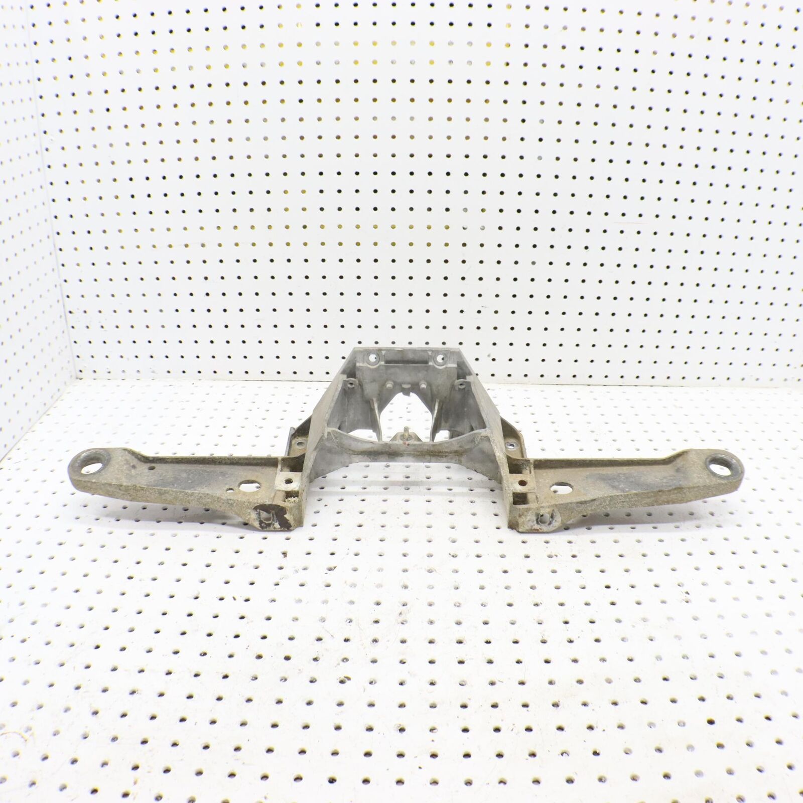 2013 POLARIS SPORTSMAN 550 BULKHEAD FRAME SUPPORT RACK MOUNT  5632354