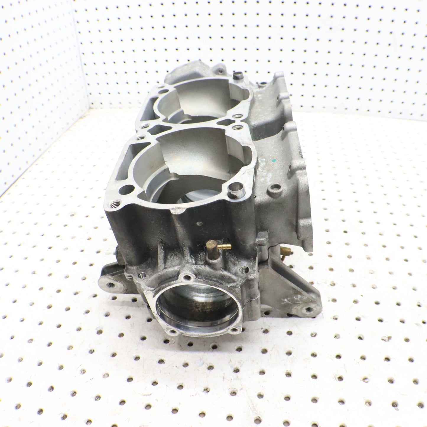 2016 Polaris Rush 800 Crankcase Engine Case Crank Case 2205651; 2207329 CORE