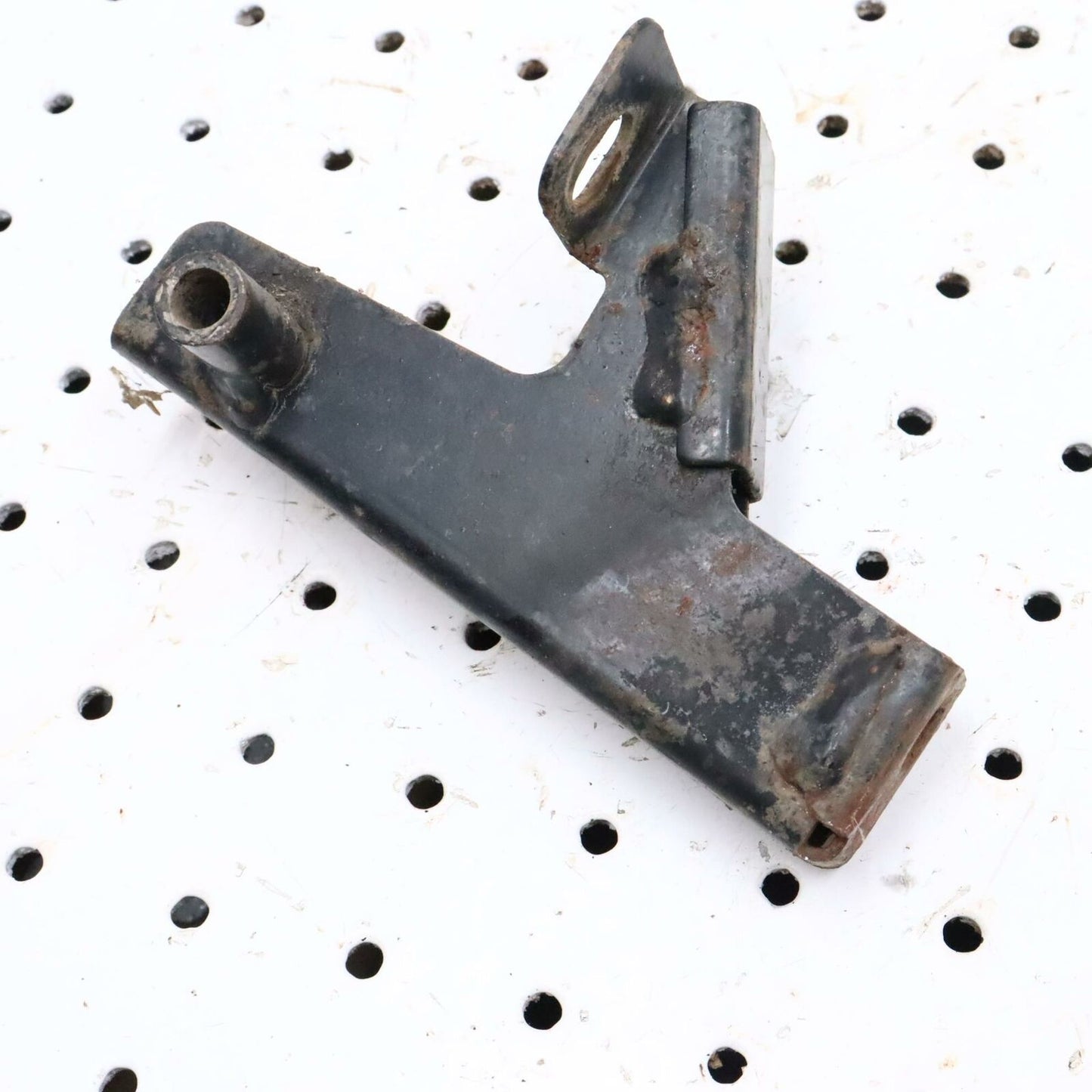 2000 POLARIS SPORTSMAN 500 FRONT LEFT RACK SUPPORT 1013210-067; 1040554-067