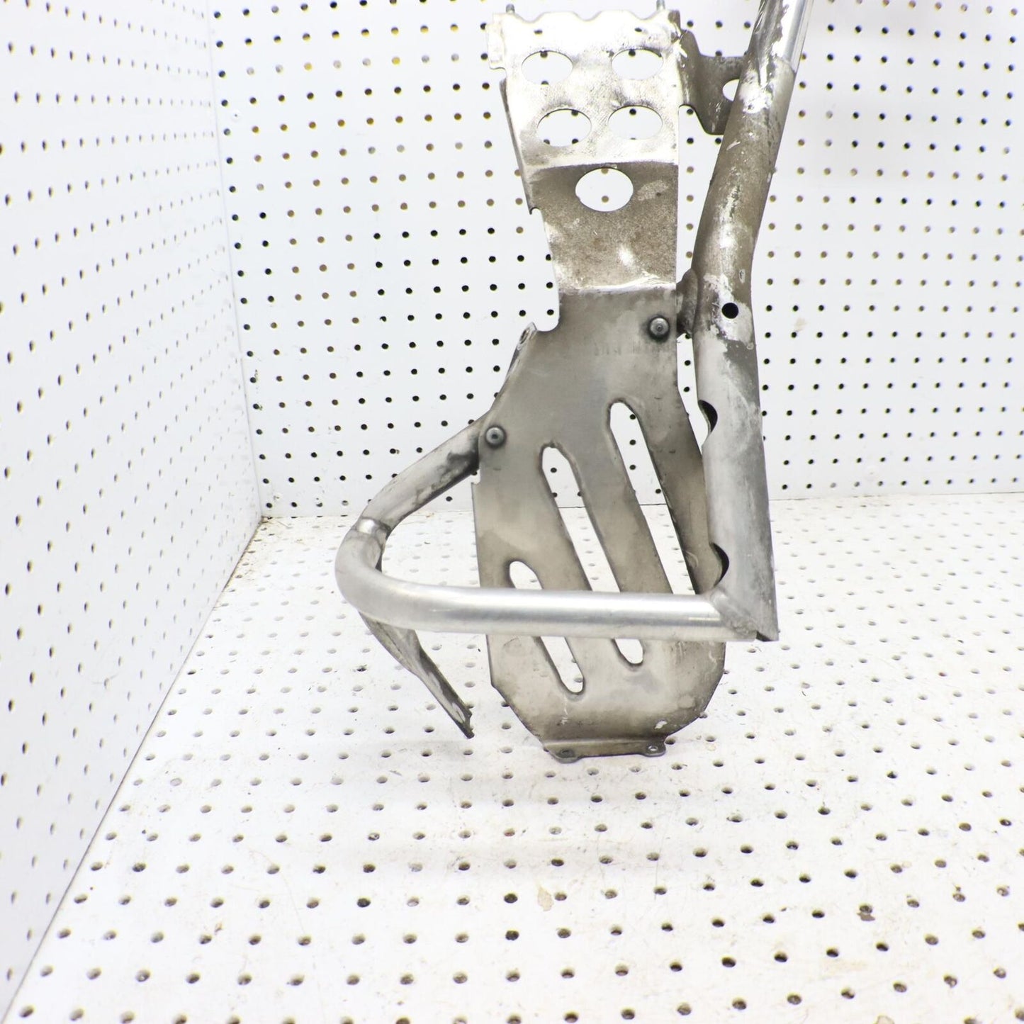 2014 POLARIS PRO RMK 800 OVER STRUCTURE FRAME TUBULAR ASSEMBLY 1018403 cracked