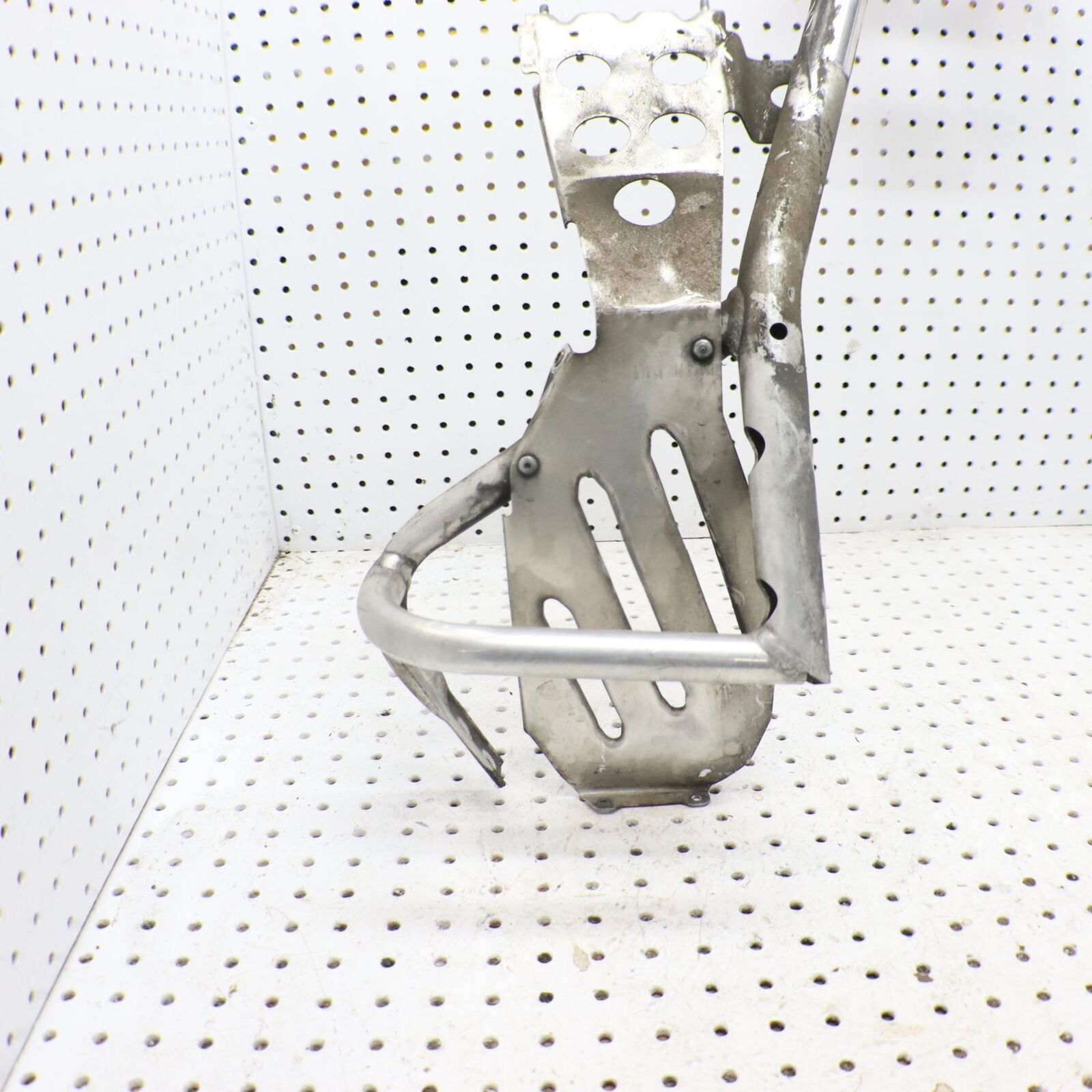 2014 POLARIS PRO RMK 800 OVER STRUCTURE FRAME TUBULAR ASSEMBLY 1018403 cracked