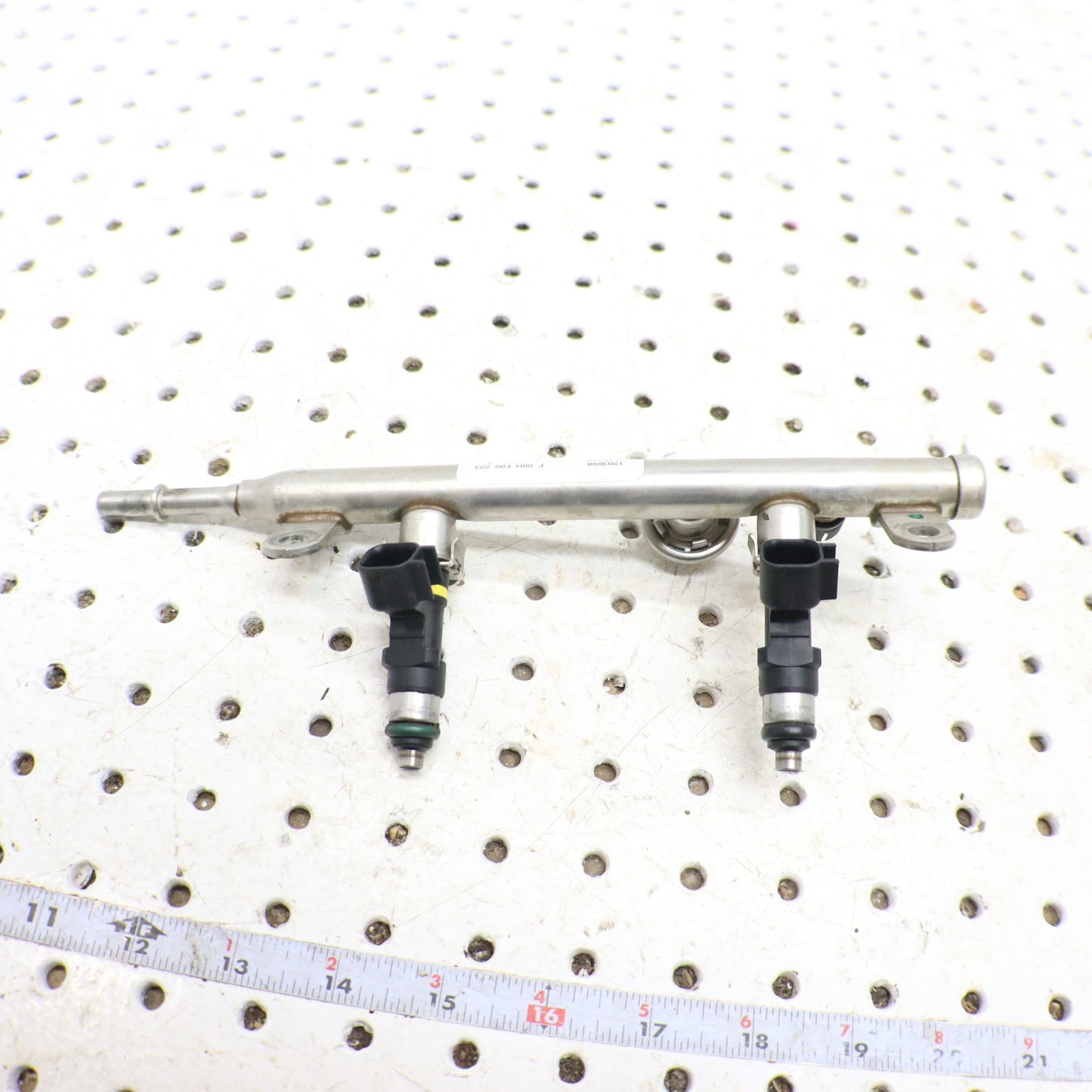 2009 Polaris Sportsman Xp 850 Fuel Rail & INJECTORS 2520563; 1203568