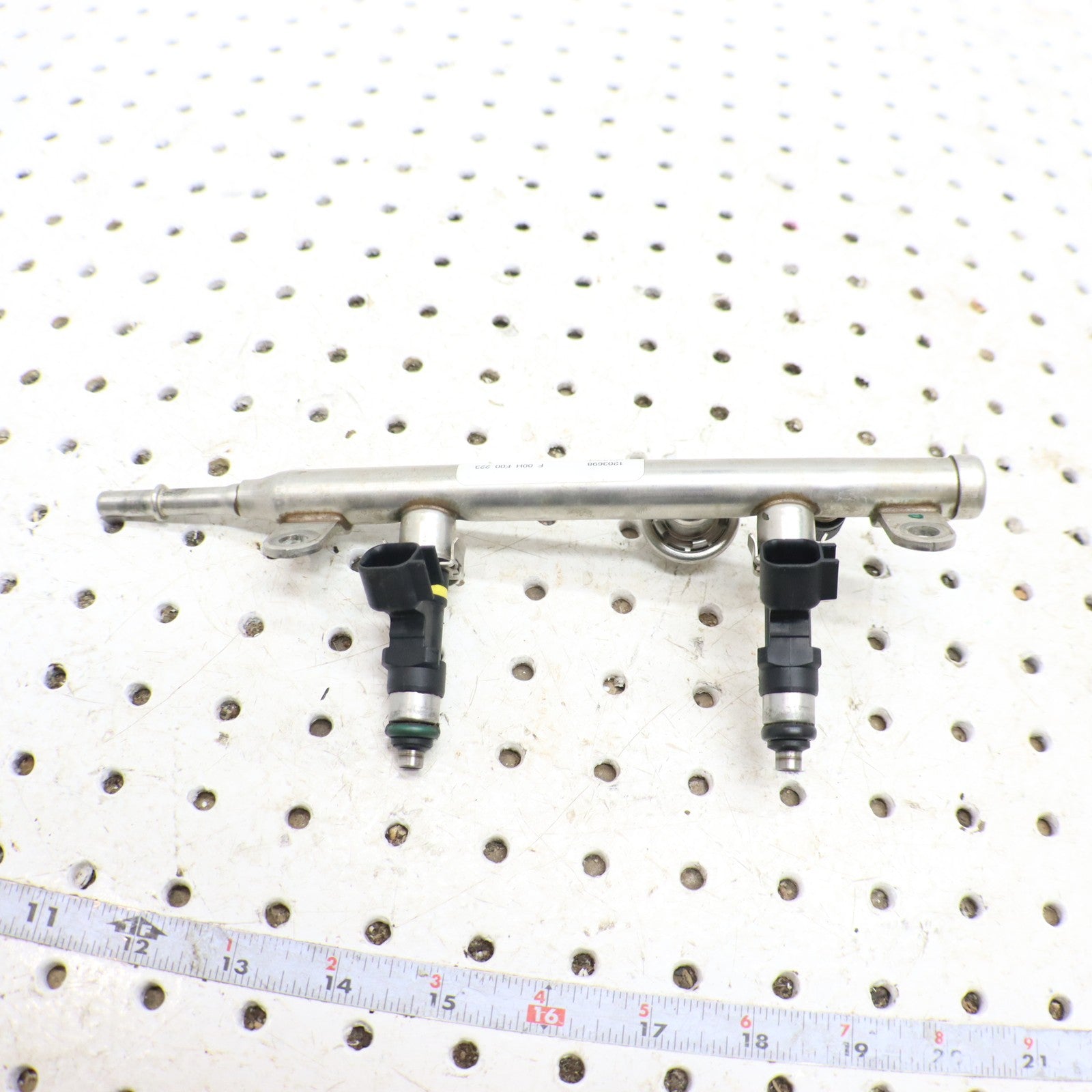 2009 Polaris Sportsman Xp 850 Fuel Rail & INJECTORS 2520563; 1203568