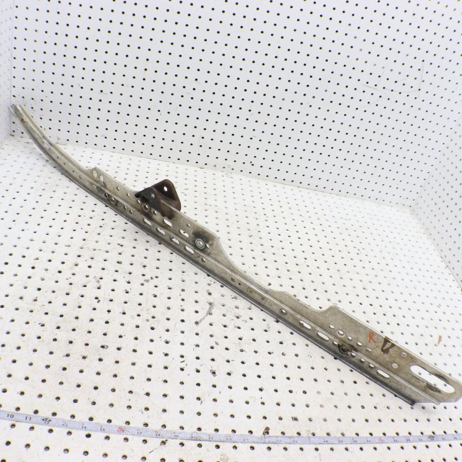 2002 ARCTIC CAT ZR 600 LEFT SLIDING SKID FRAME SUSPENSION RAIL 2604-050