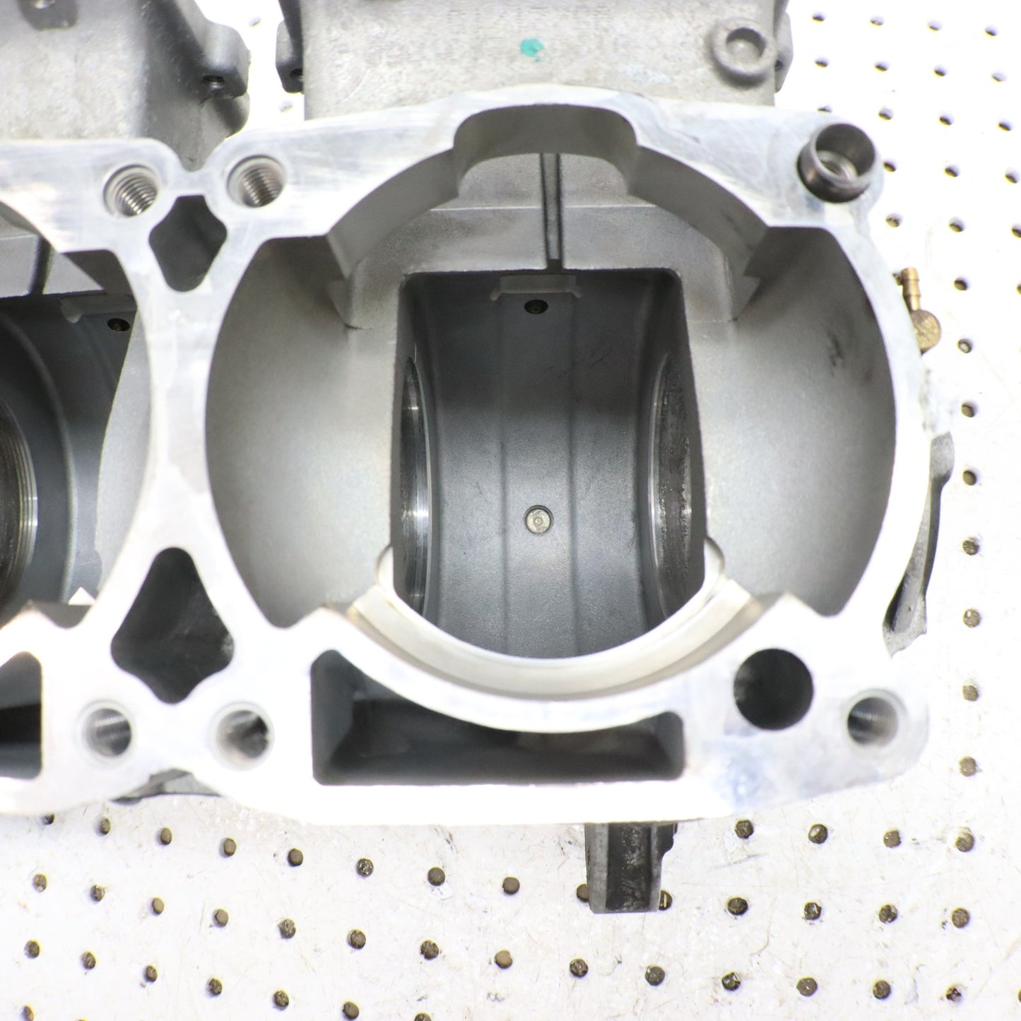 2016 Polaris Rush 800 Crankcase Engine Case Crank Case 2205651; 2207329 CORE