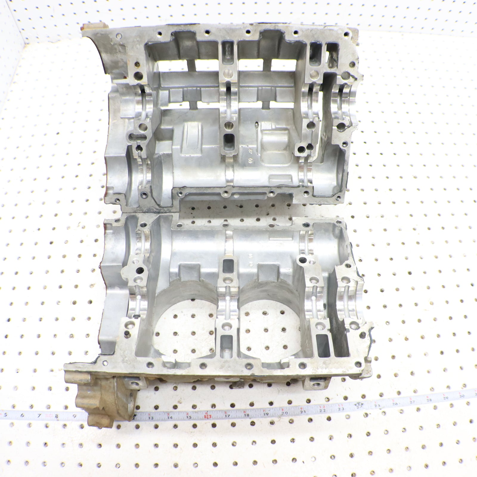 2013 Polaris Ranger Xp 900 Crank Case Engine Case 2204947, 2207371 GOOD!!