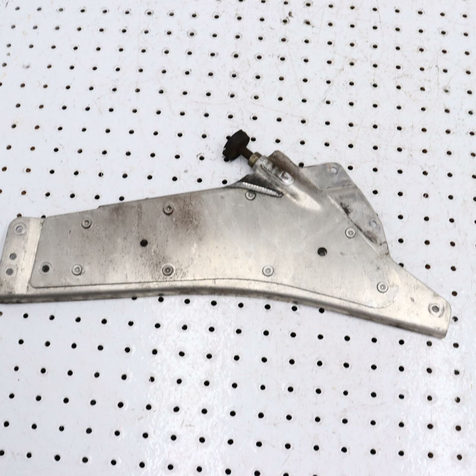 2006 POLARIS CLASSIC 700 ENGINE MOTOR MOUNT CHASSIS SUPPORT 1015015