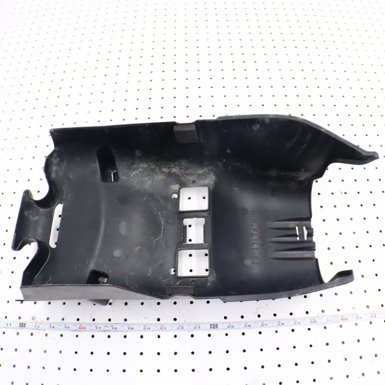 2013 YAMAHA GRIZZLY 700 GAS FUEL TANK GUARD PROTECTOR 1HP-F4141-00-00