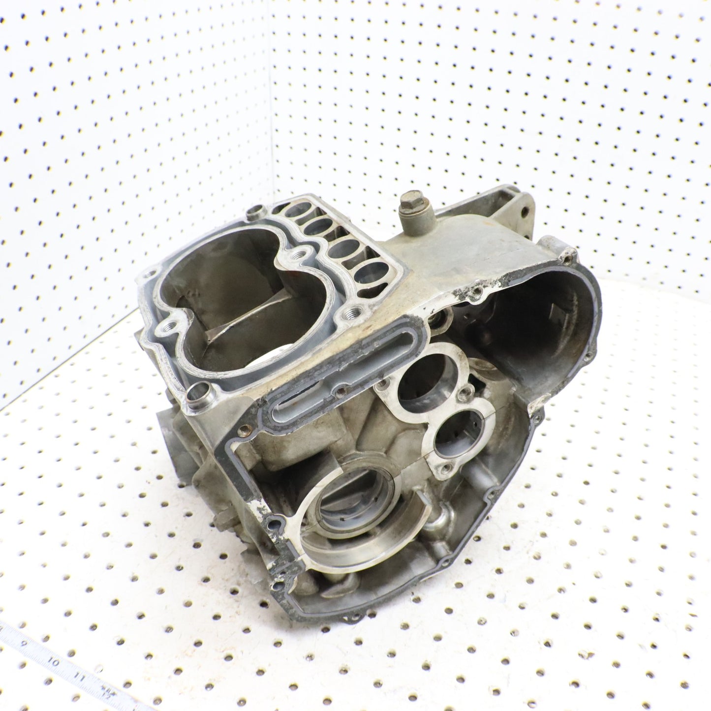 2009 Polaris Sportsman 800 Crankcase Engine Case 2203300 CRACKED !