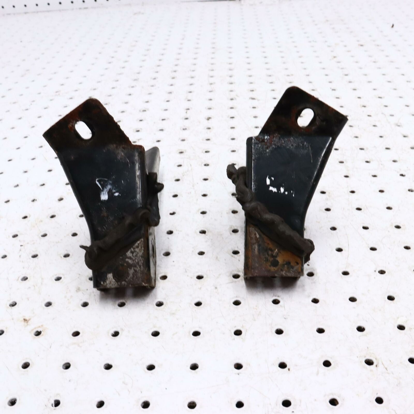 2006 POLARIS CLASSIC 700 FRONT SHOCK TOWERS MOUNTS 1014796-067 1014795-067