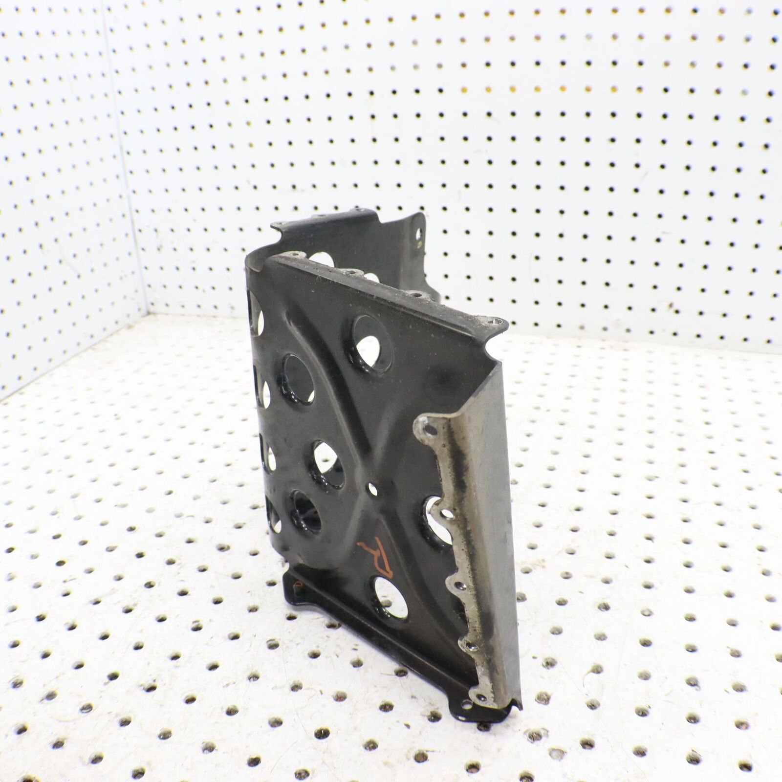2005 ARCTIC CAT SABERCAT 600 RIGHT FOOT HOLDER REST STAY FOOTREST WELL 2706-550