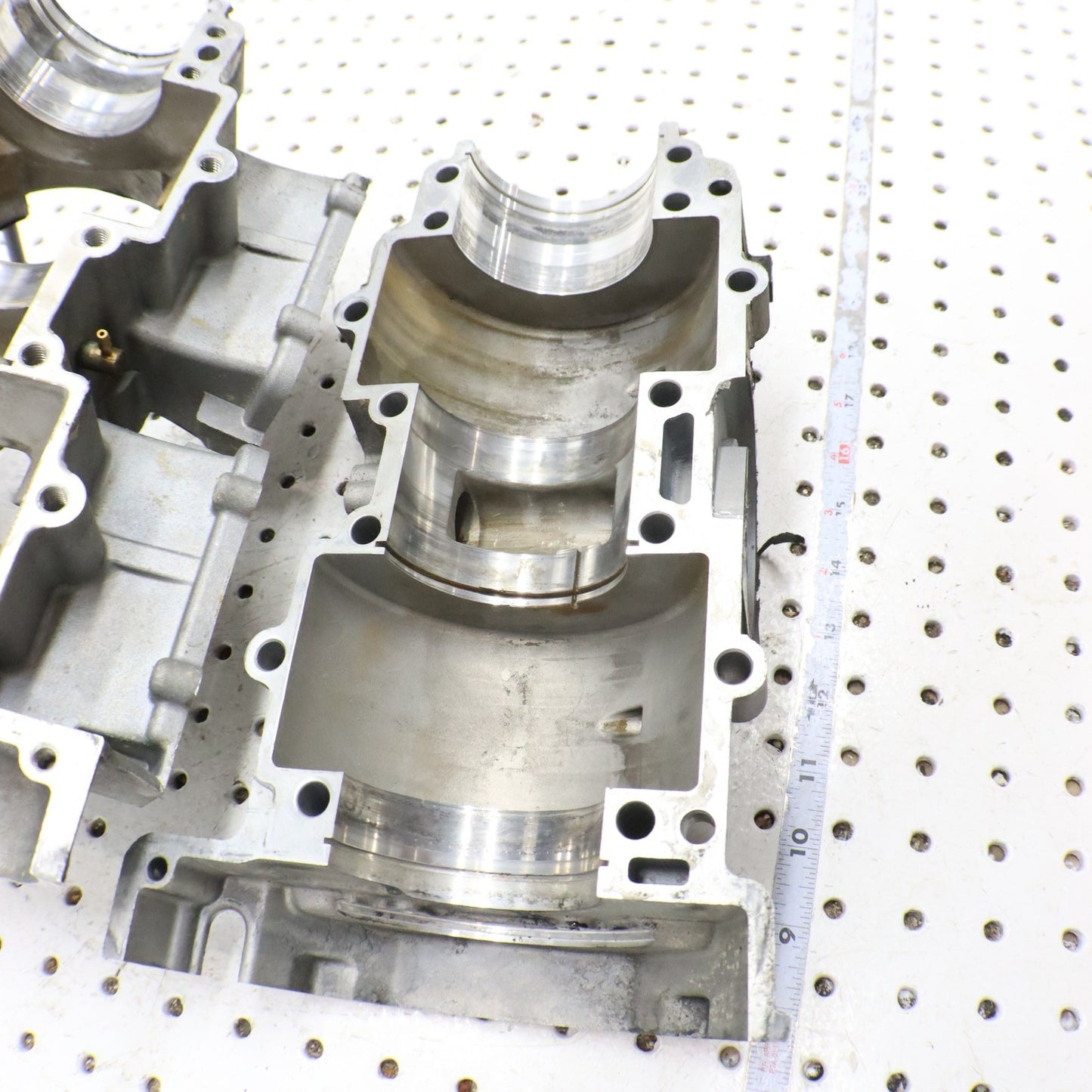 2007 Polaris Iq 600 Crankcase Engine Case Motor Case Crank Case 2203037; 1202738