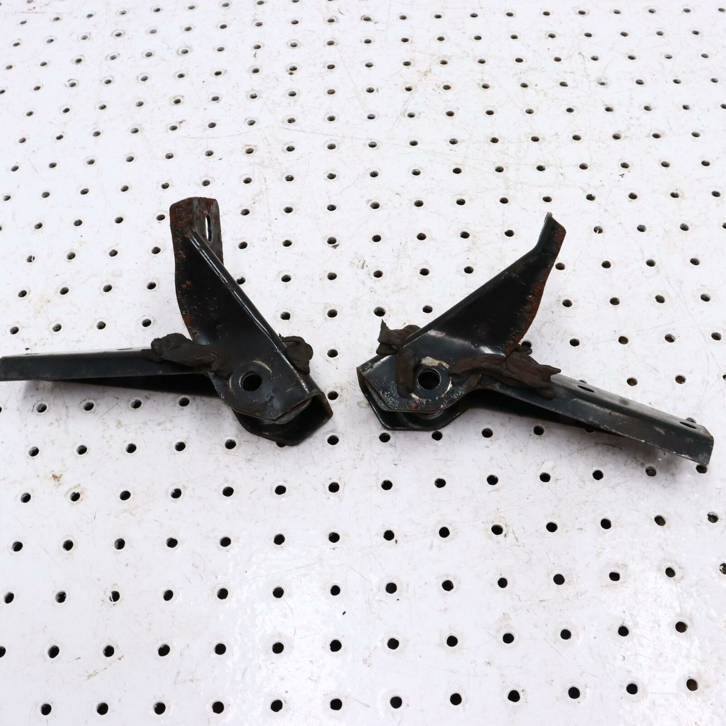2006 POLARIS CLASSIC 700 FRONT SHOCK TOWERS MOUNTS 1014796-067 1014795-067