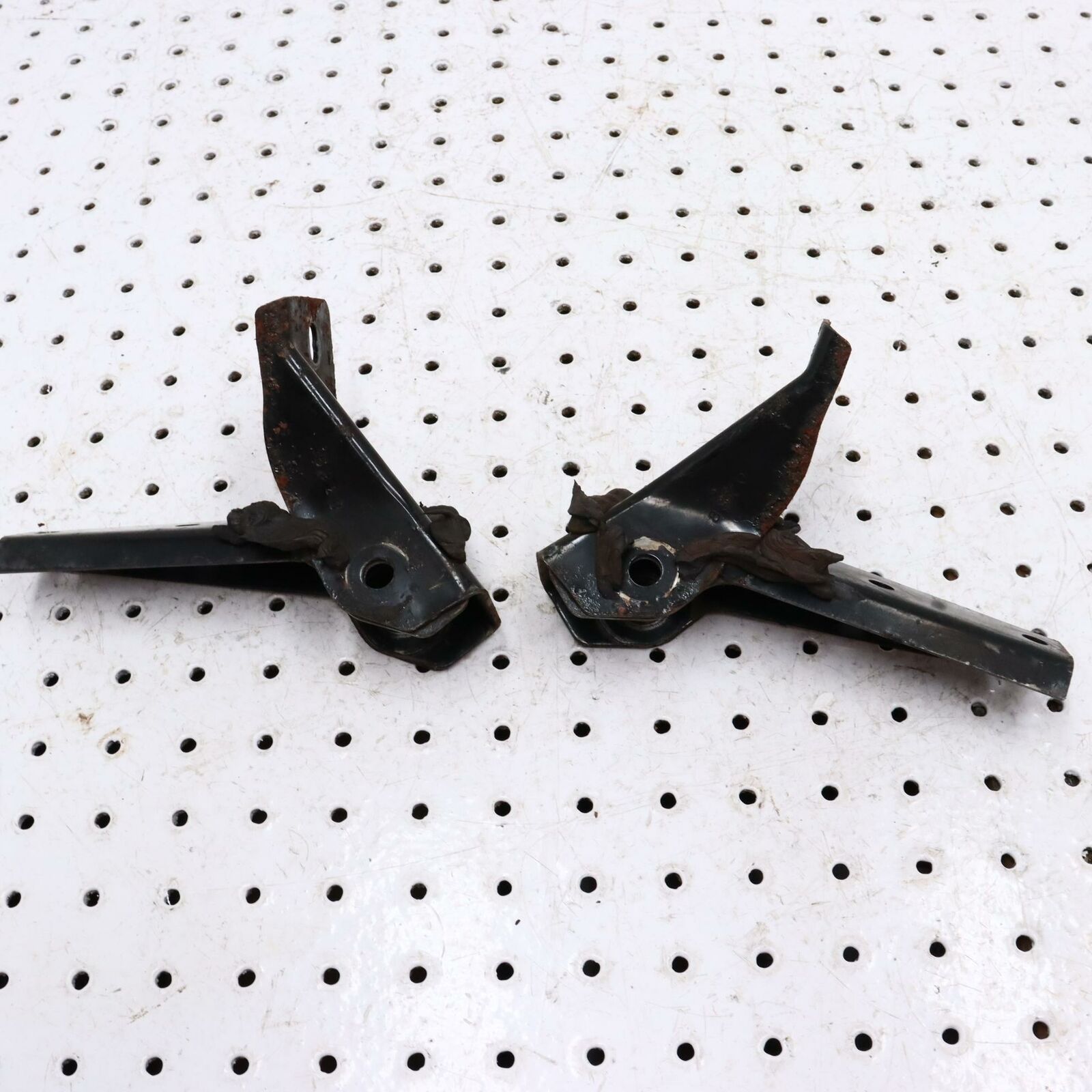 2006 POLARIS CLASSIC 700 FRONT SHOCK TOWERS MOUNTS 1014796-067 1014795-067