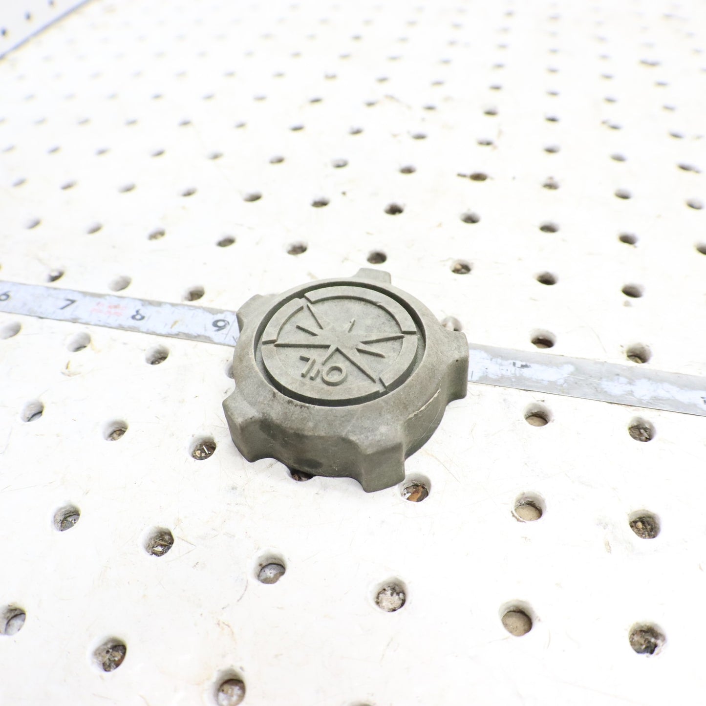1995 Polaris Xplorer 400 Oil Fill Cap Cover Lid 5430779