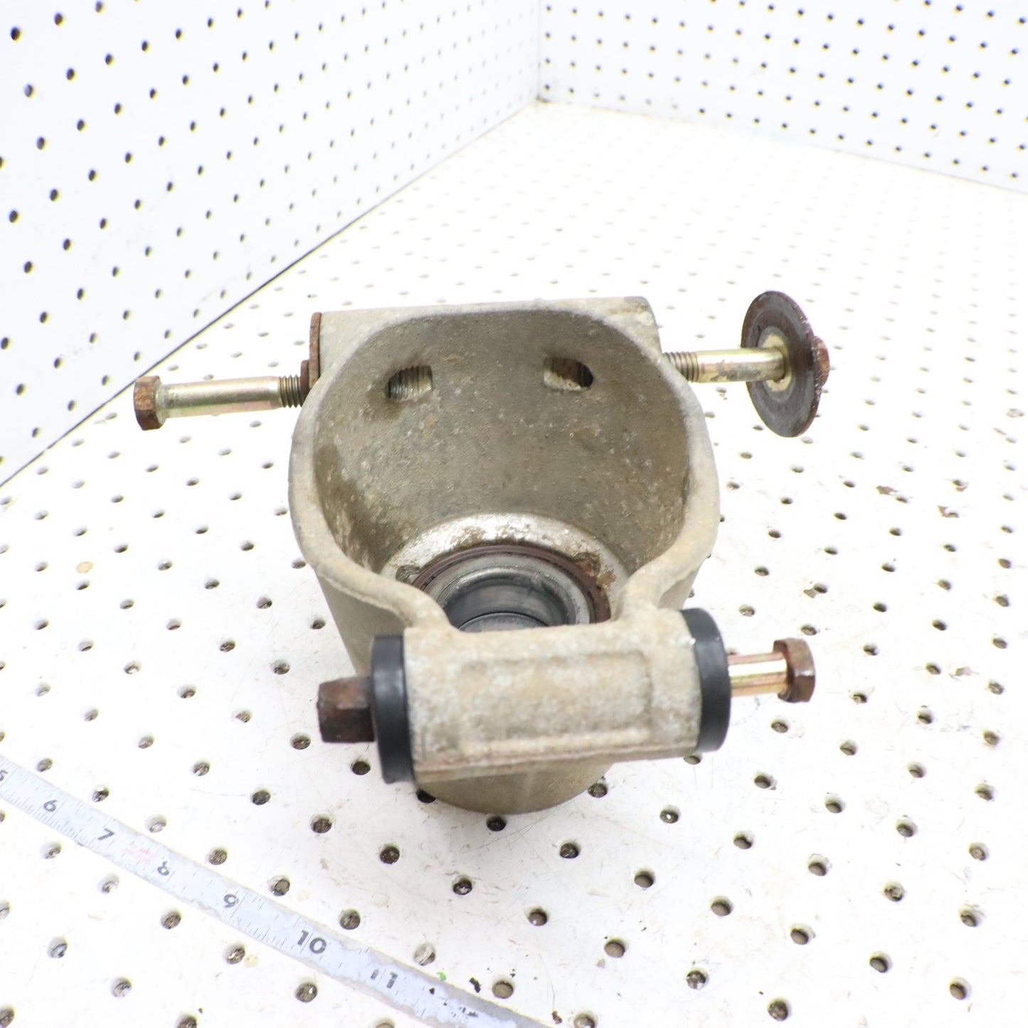 2003 Polaris Sportsman 600 left Bearing Carrier Knuckle Rear 5133663; 5134206 