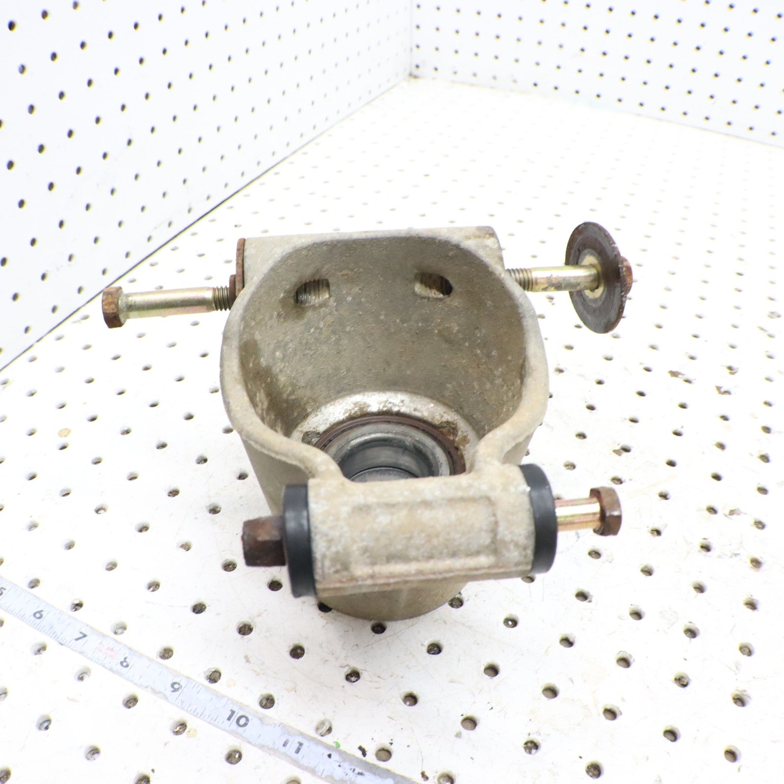 2003 Polaris Sportsman 600 left Bearing Carrier Knuckle Rear 5133663; 5134206 
