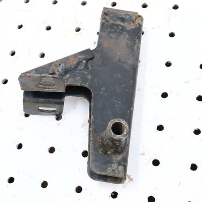 2000 POLARIS SPORTSMAN 500 FRONT LEFT RACK SUPPORT 1013210-067; 1040554-067