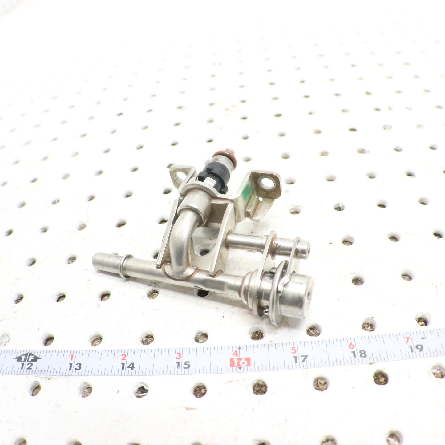 2014 Polaris Sportsman 570 Fuel Injector & FUEL RAIL 2521403 ; 2521068