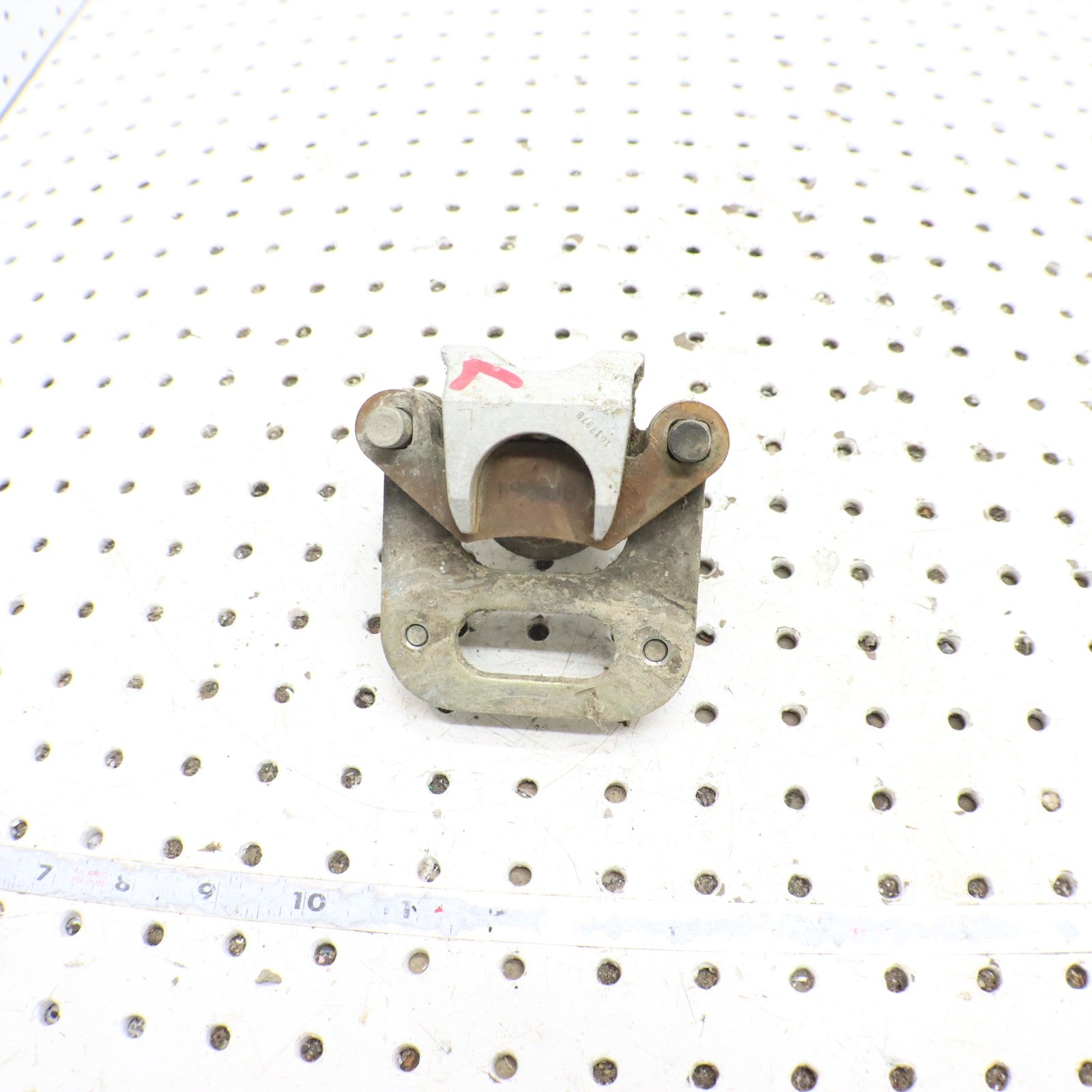 1998 Polaris Xplorer 400l Brake Caliper Front left 1910234 1910309