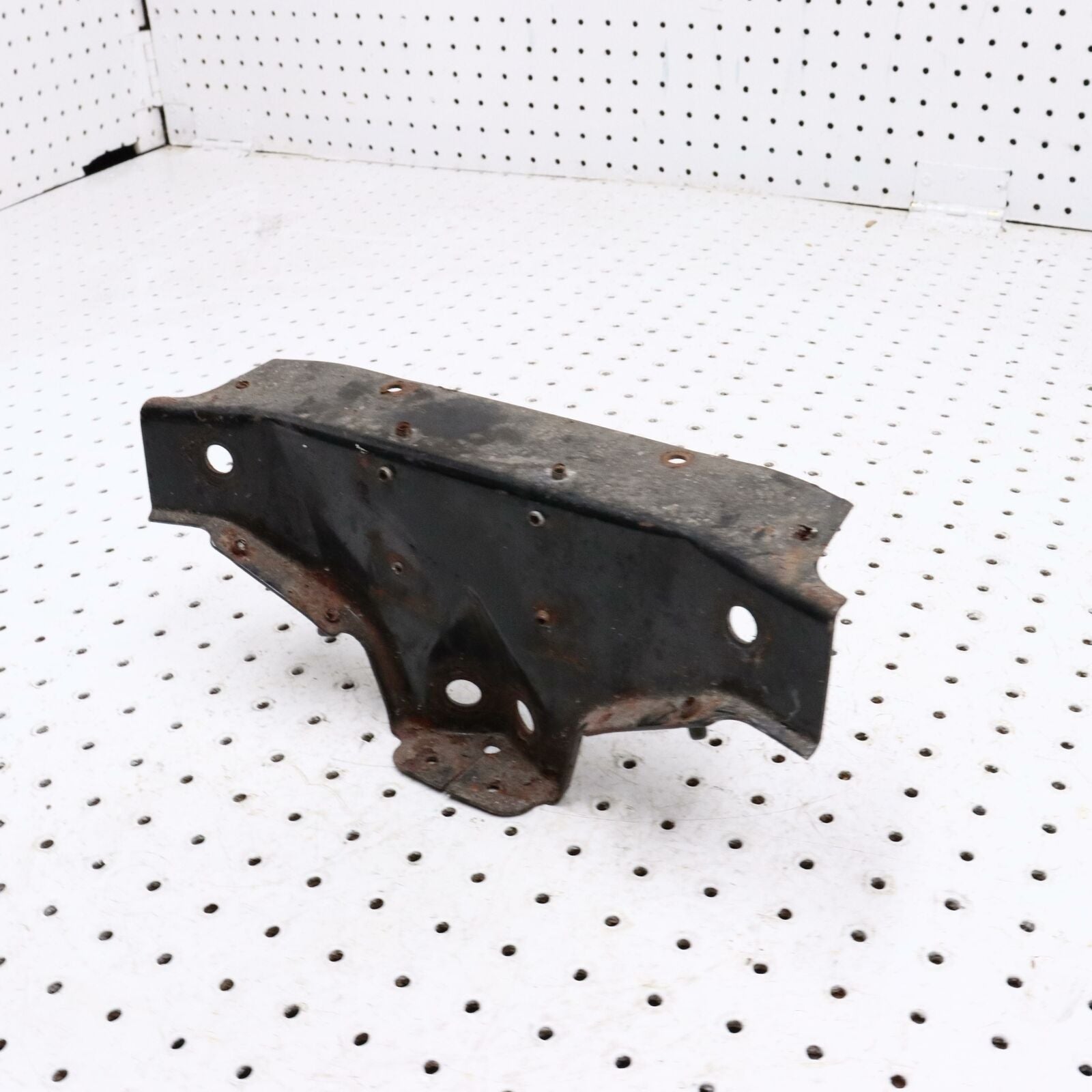 POLARIS RADIUS ROD MOUNT BRKT, RAD. ROD SUPPORT, BLK 5244049-067