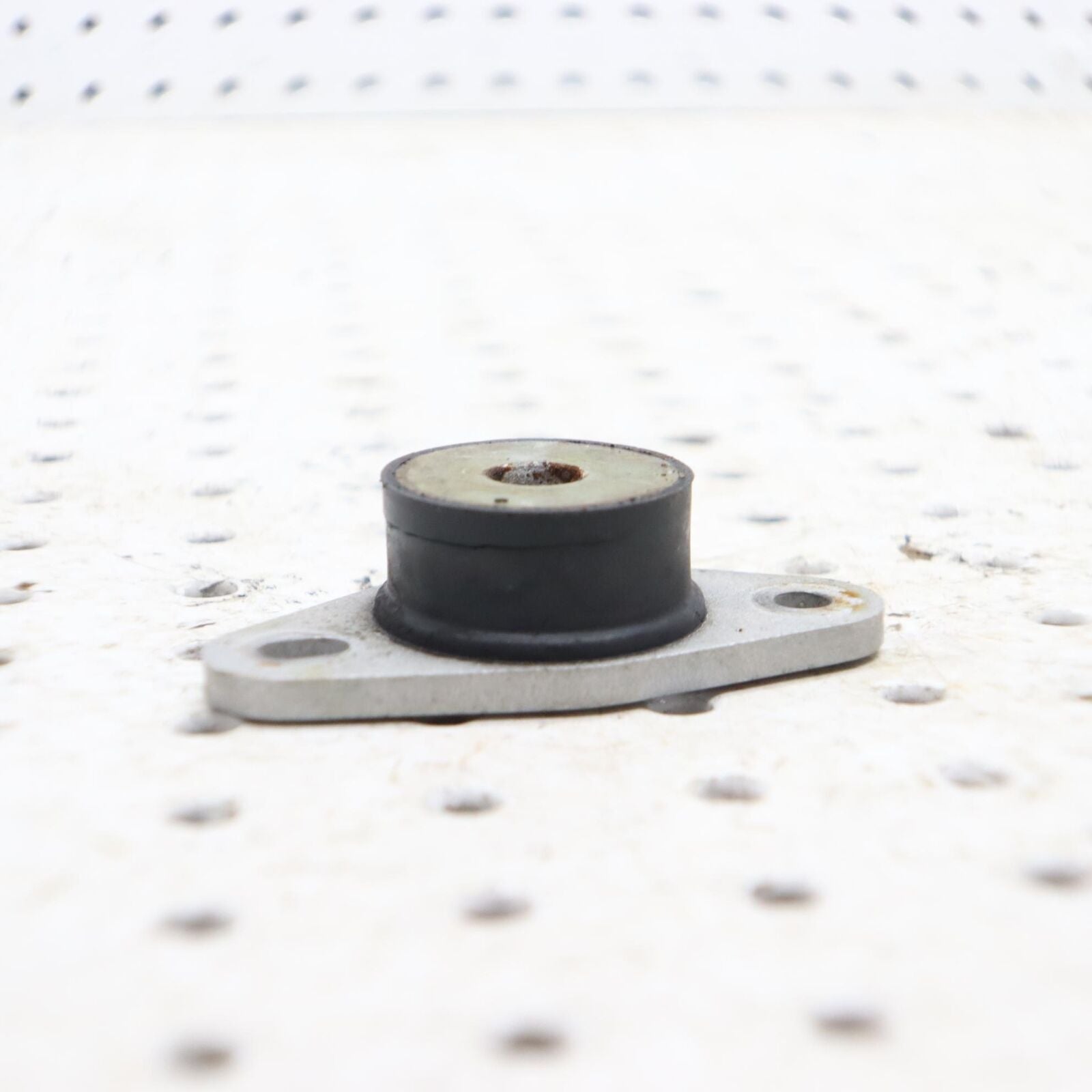 2015 POLARIS SWITCHBACK 800 MOTOR ENGINE MOUNT 3022713; 3023293