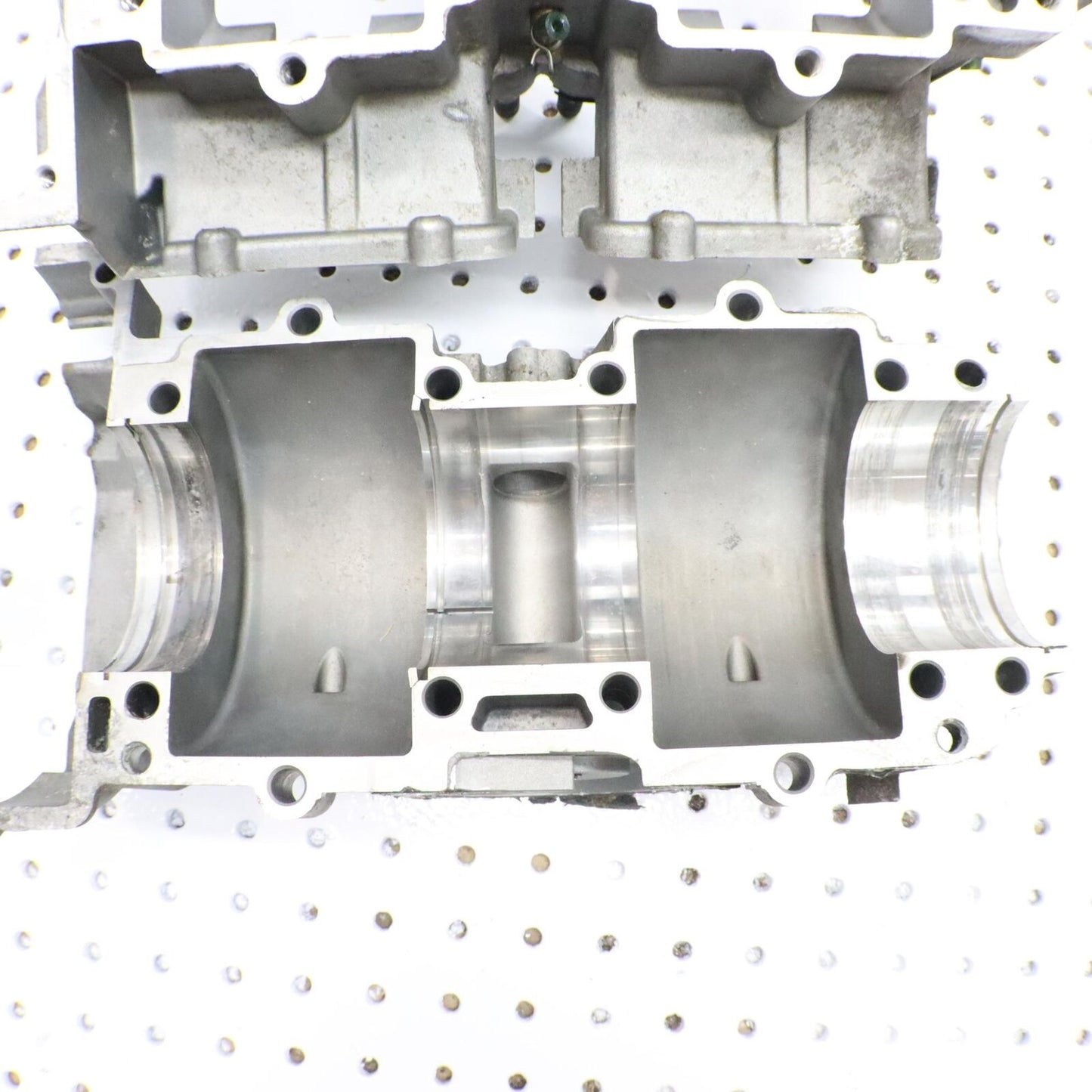 2006 POLARIS FUSION 600 CRANK CASE ENGINE CASE 1202738 2203037