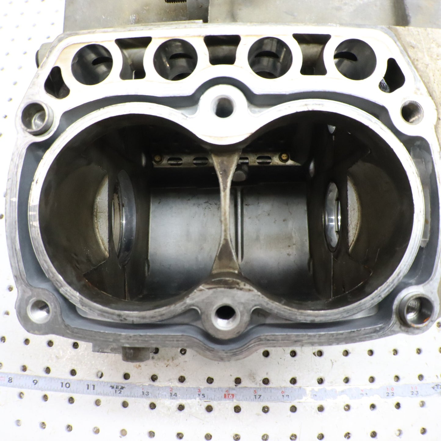 2009 Polaris Sportsman 800 Crankcase Engine Case 2203300 CRACKED !