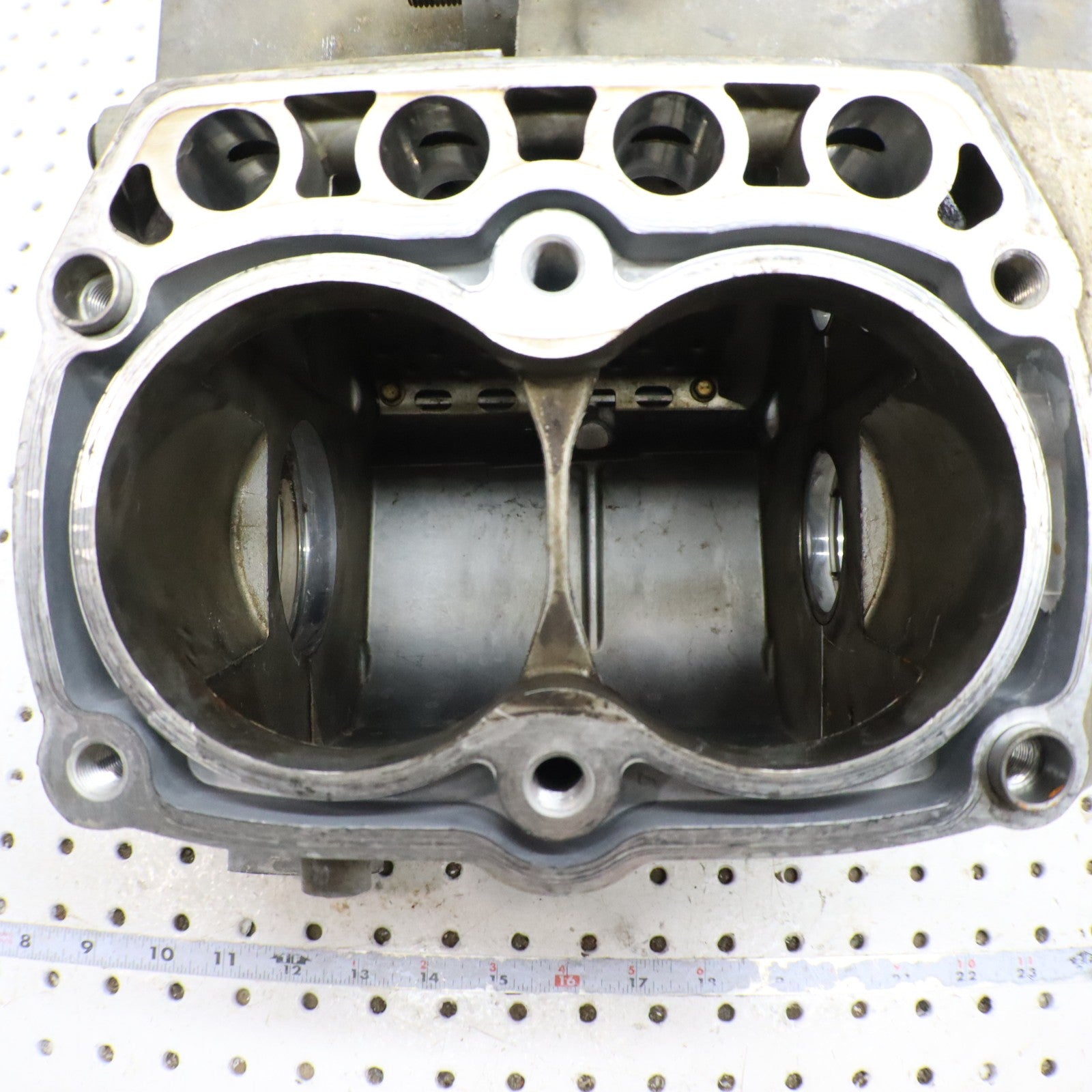 2009 Polaris Sportsman 800 Crankcase Engine Case 2203300 CRACKED !