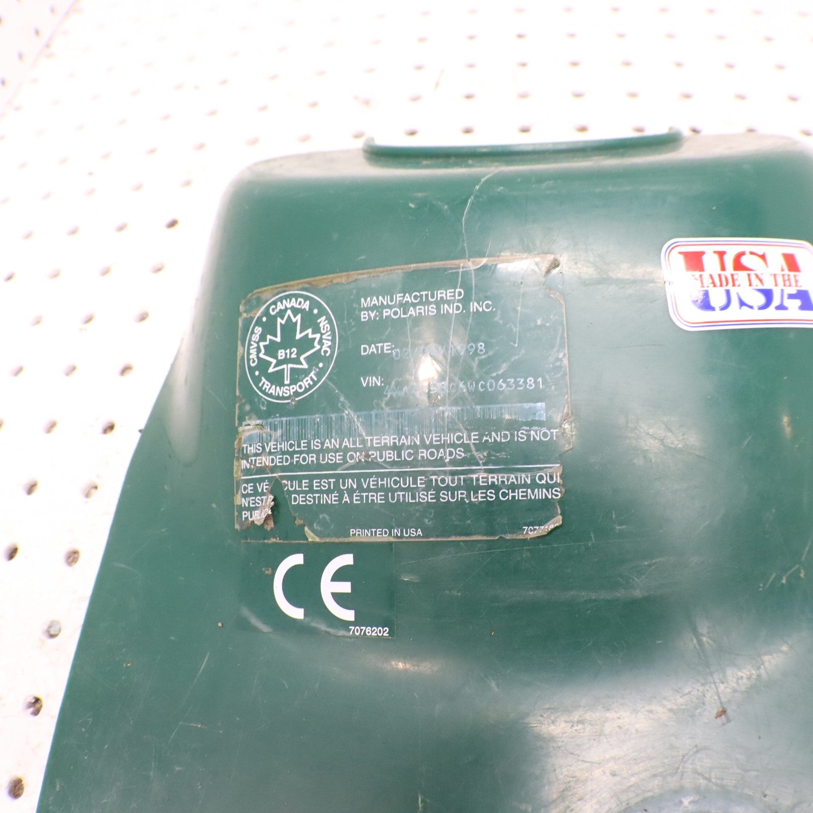 1998 Polaris Xplorer 400l Front Fender Cover 5431806-195