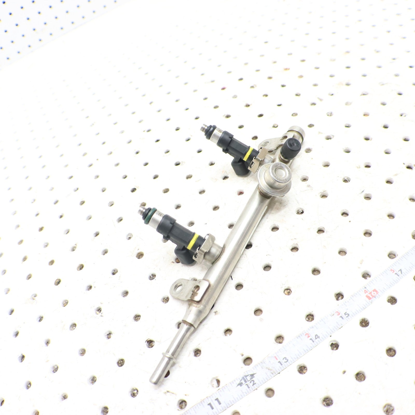 2009 Polaris Sportsman Xp 850 Fuel Rail & INJECTORS 2520563; 1203568