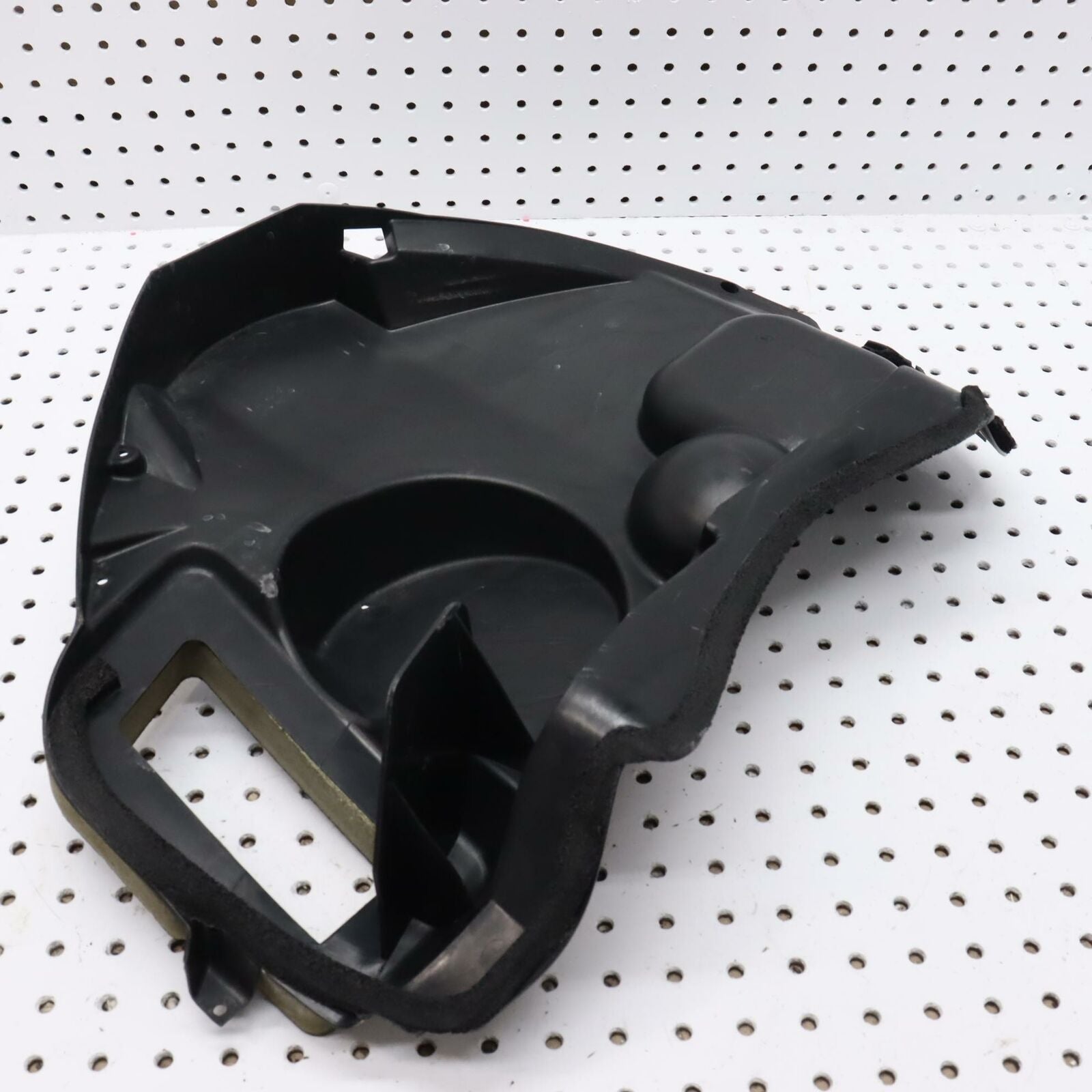 2006 POLARIS CLASSIC 700 AIR PLENUM, HEADLIGHT ACCESSS COVER 2633044