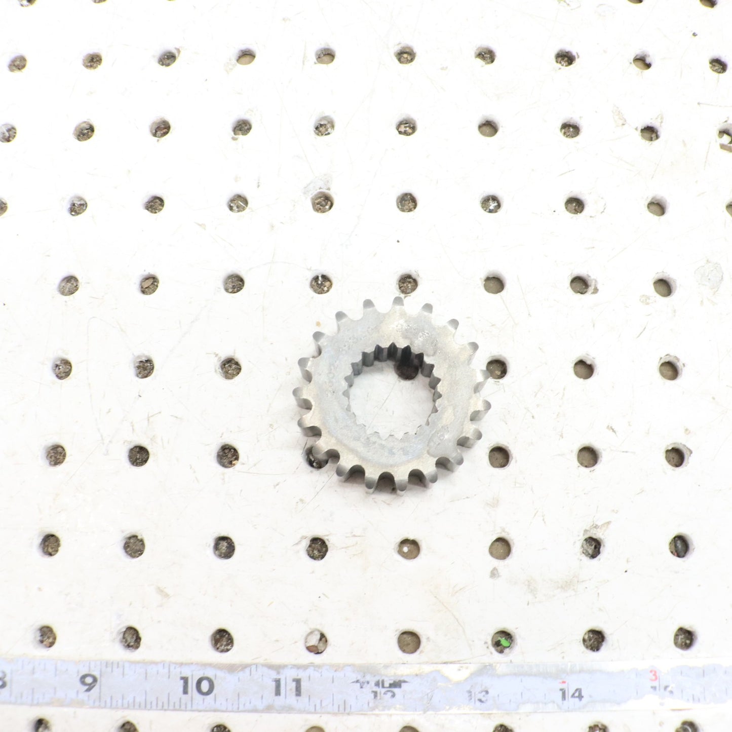 2016 Arctic Cat M8000 Chaincase Sprocket Gear Upper 2602-823 19T (13 Wide)