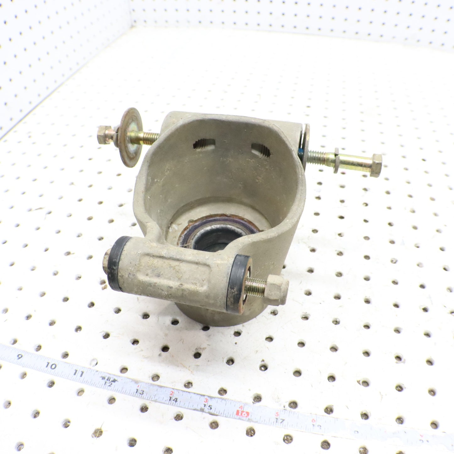 2009 Polaris Sportsman 800 Bearing Carrier Knuckle Rear 5135563 LEFT REAR 