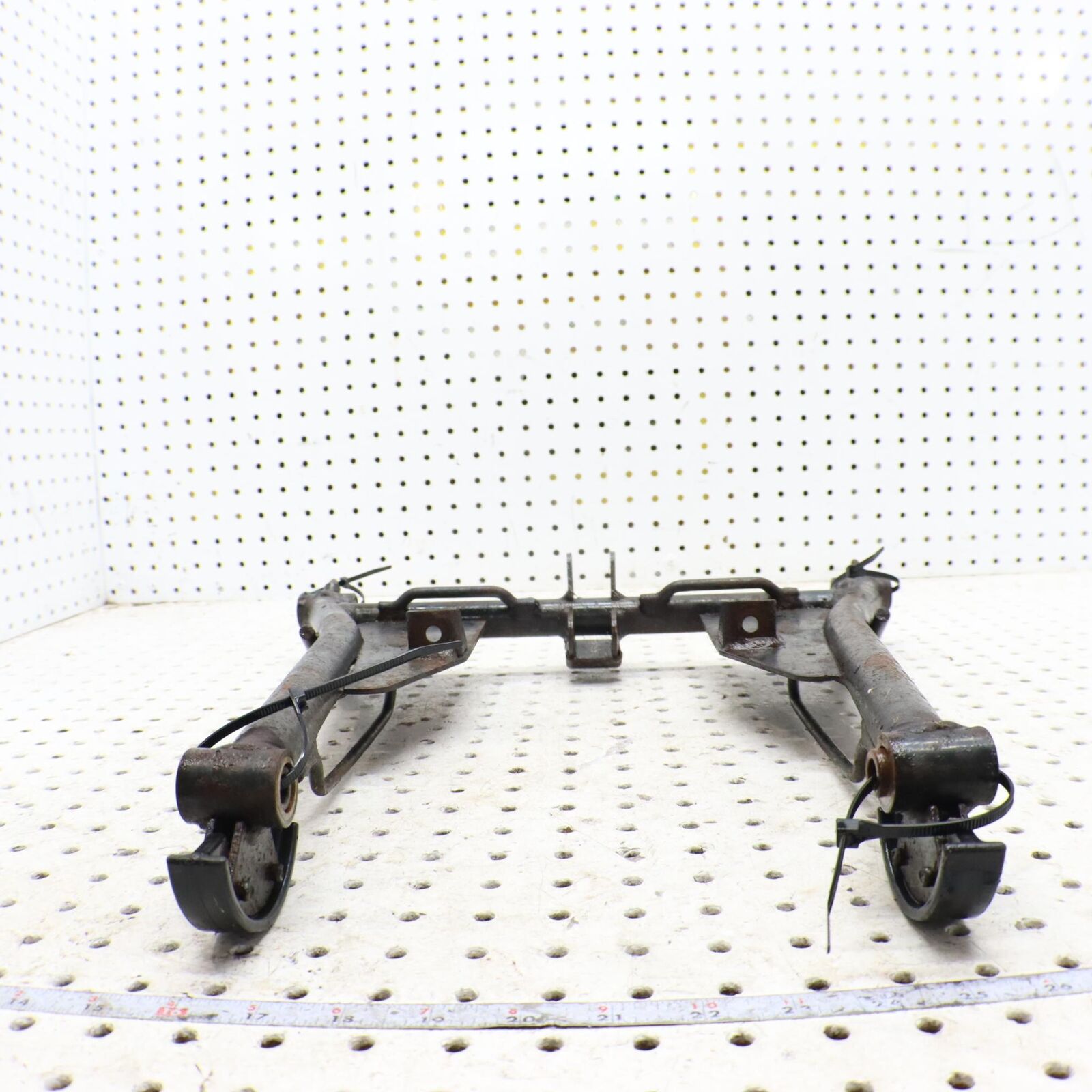 2002 ARCTIC CAT ZR 600 REAR BACK SUSPENSION FRONT TORQUE PIVOT ARM 0704-623