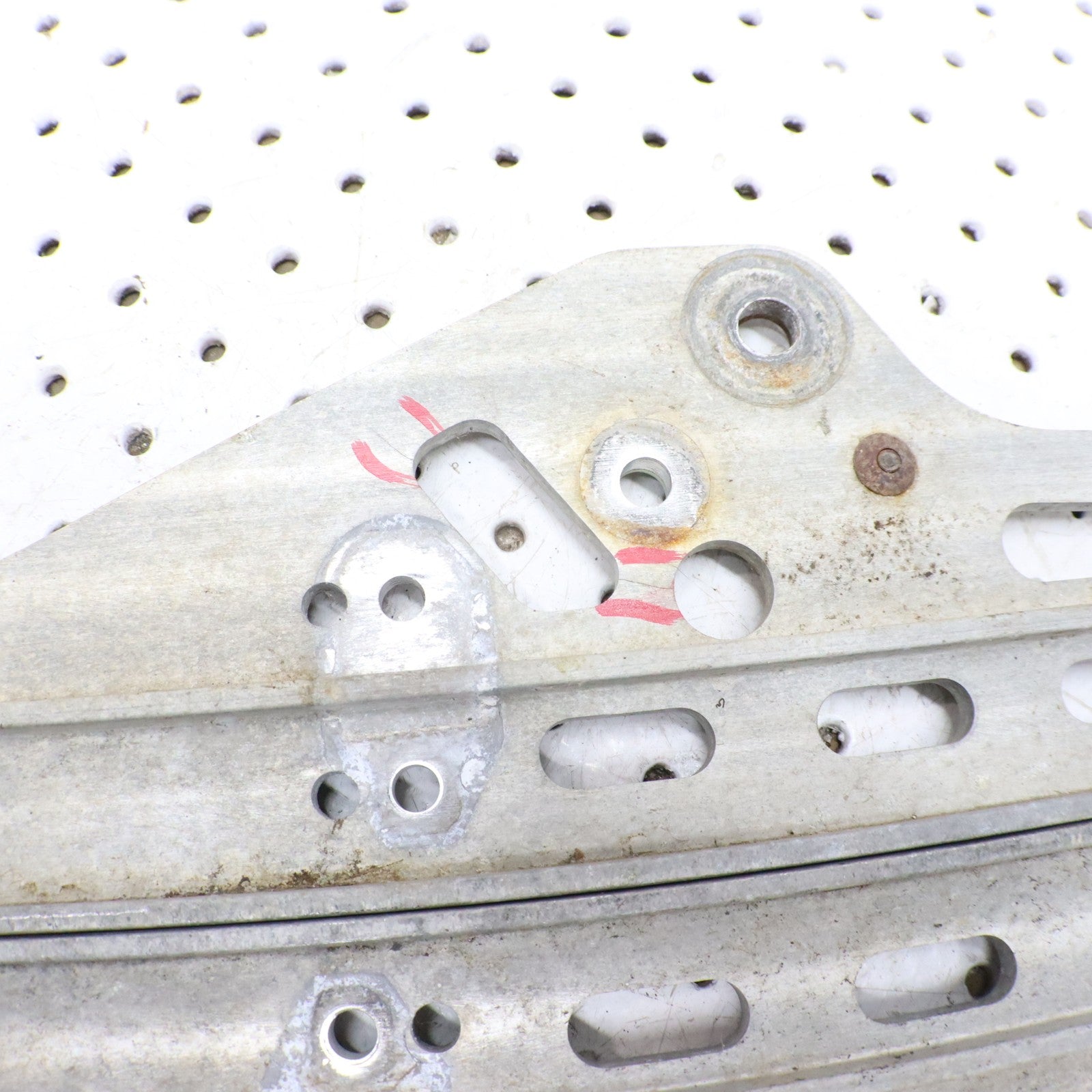 2007 Polaris Iq 600 Slide Rails L & R  1542130 ; 1542131 