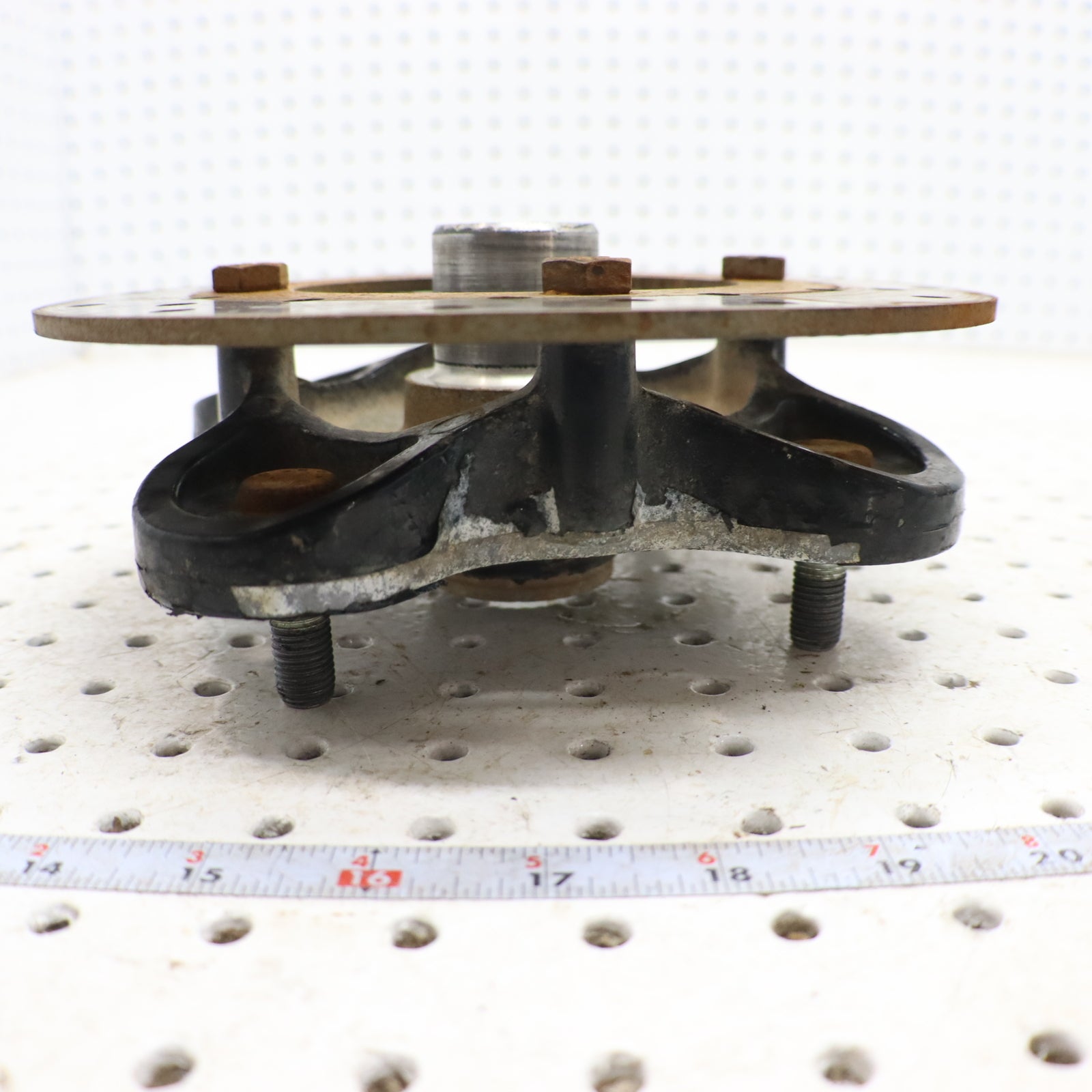2013 Polaris Ranger Xp 900 Wheel Hub REAR 5137431-067; 5142964-067