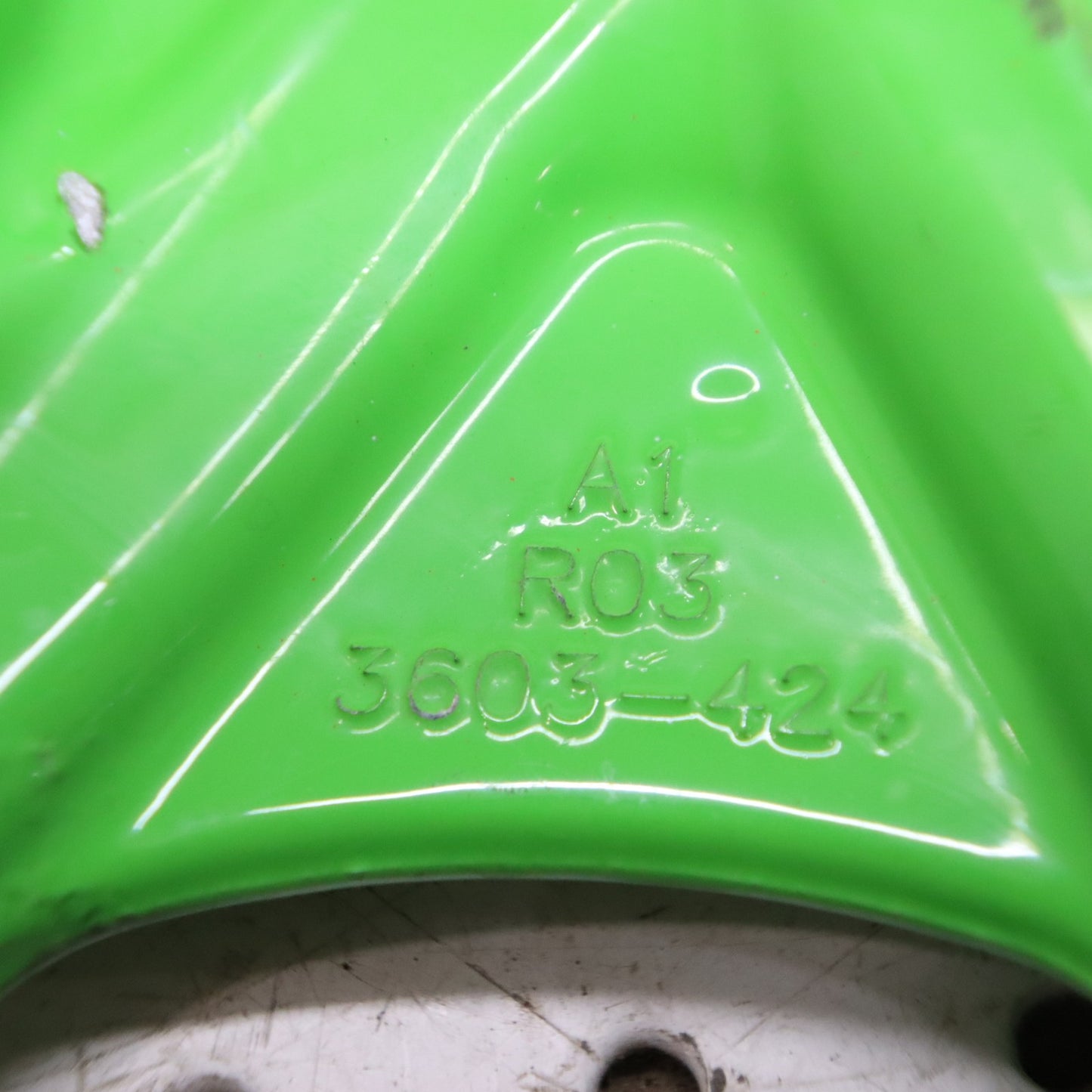 2016 Arctic Cat M8000 Spindle Right 3703-422; 3603-424