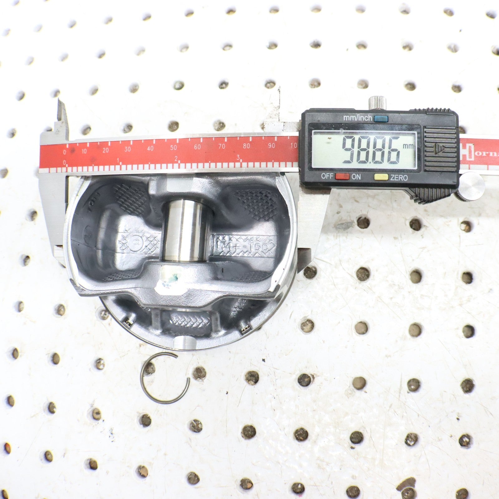 2016 Polaris Sportsman 570 Piston 2204960