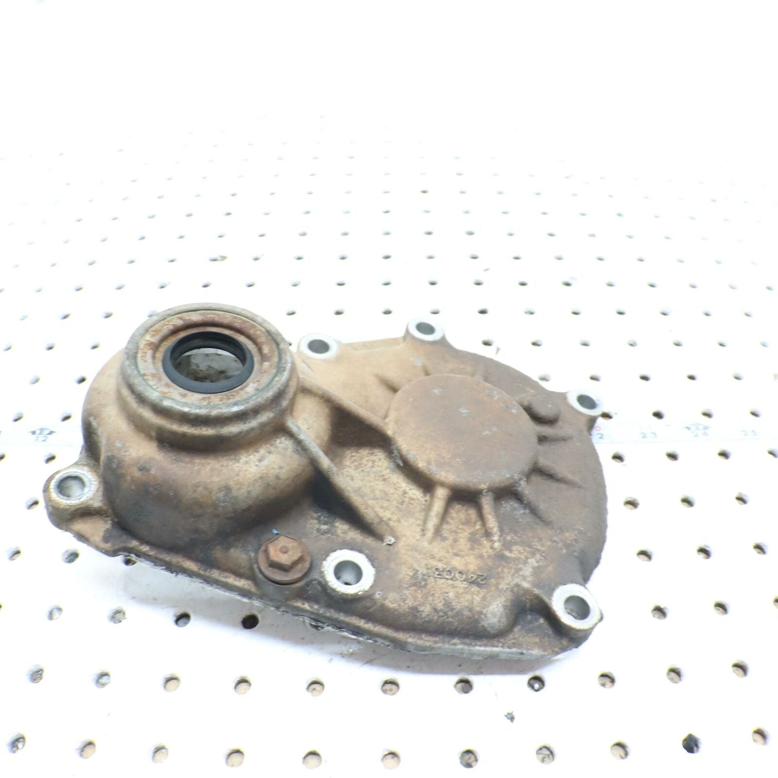 2000 POLARIS MAGNUM 325 TRANSMISSION GEARCASE FRONT OUTPUT COVER 3233781