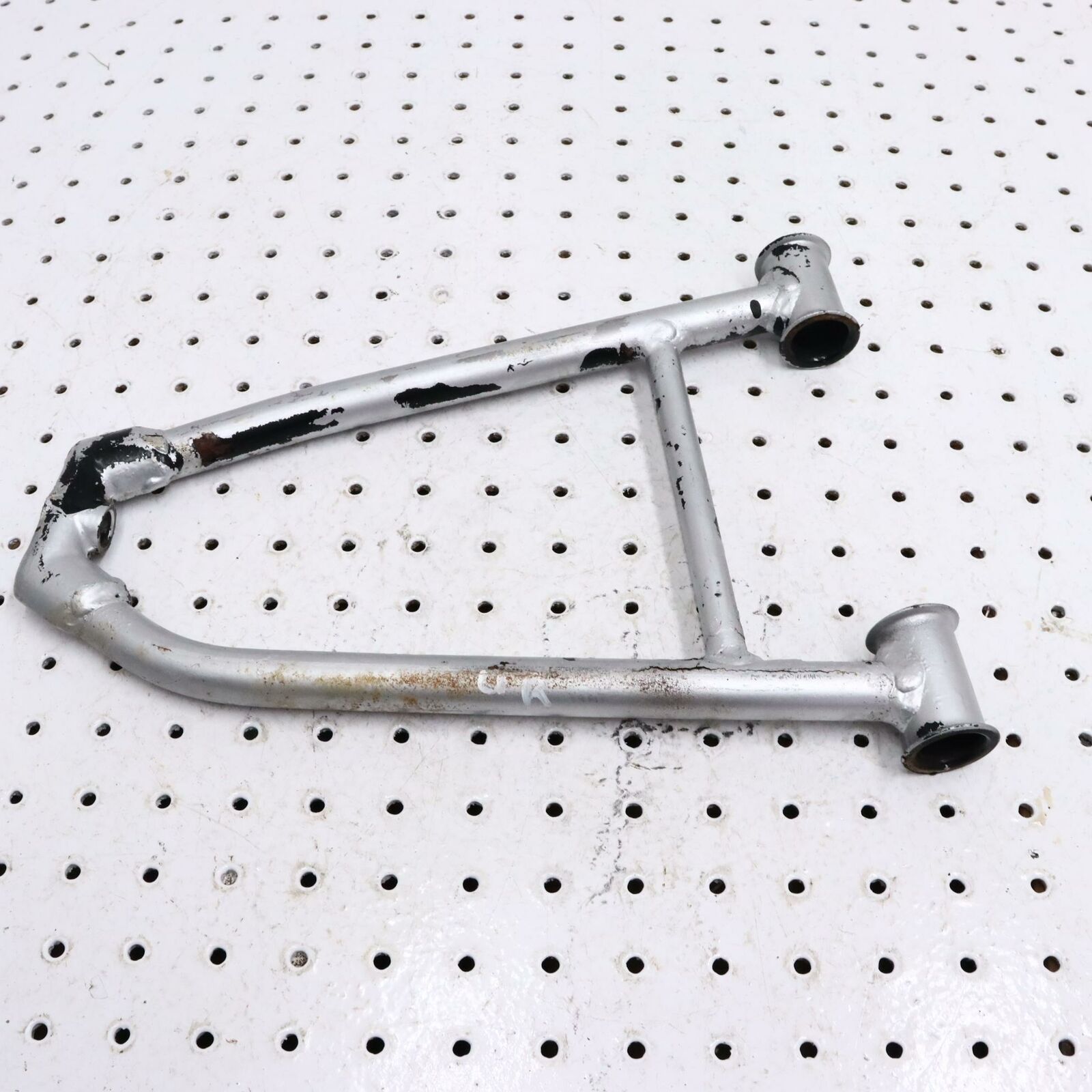 2007 POLARIS IQ 600 FRONT UPPER RIGHT CONTROL A ARM 2203020-067