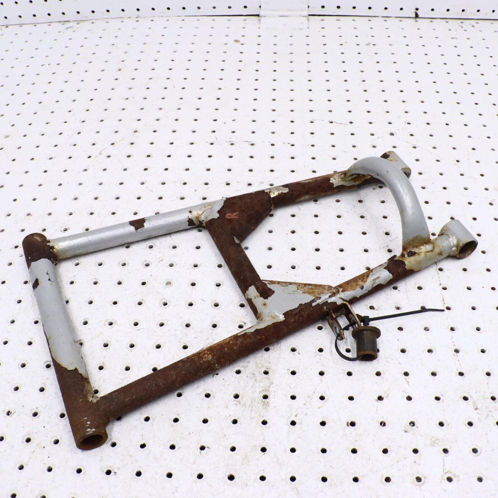 2002 ARCTIC CAT ZR 600 RIGHT FRONT LOWER SUSPENSION CONTROL A ARM 0703-644