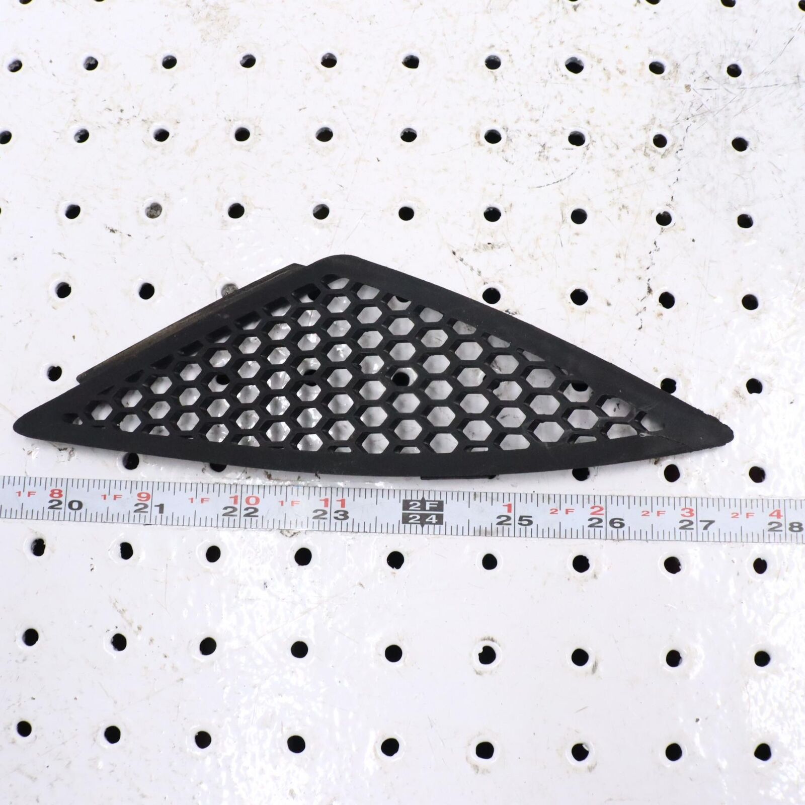 2006 POLARIS FUSION 700 RIGHT HOOD LOUVER SCREEN VENT COVER 5435855-070 