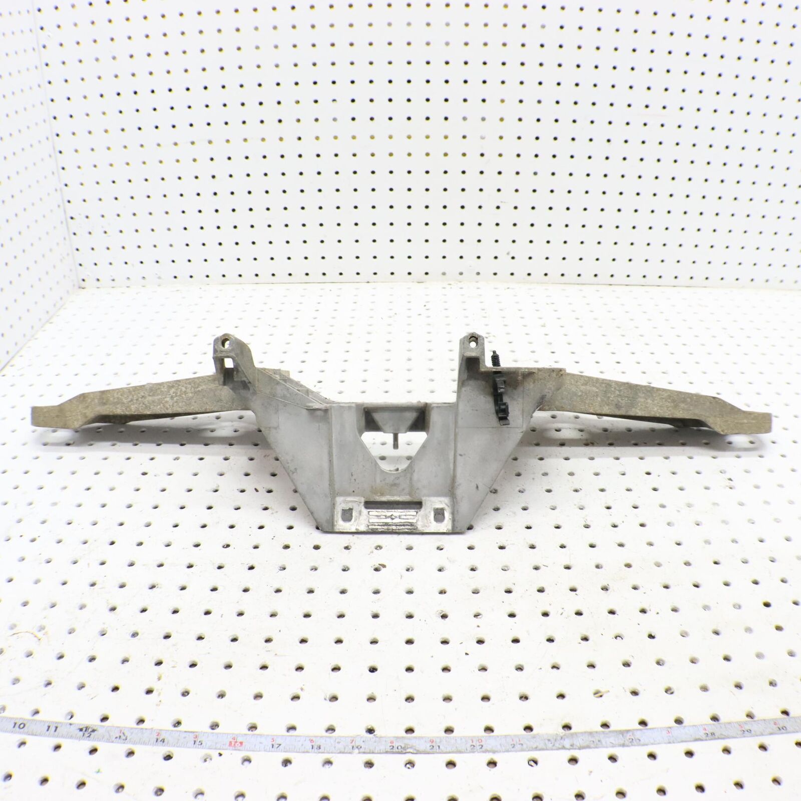 2013 POLARIS SPORTSMAN 550 BULKHEAD FRAME SUPPORT RACK MOUNT  5632354