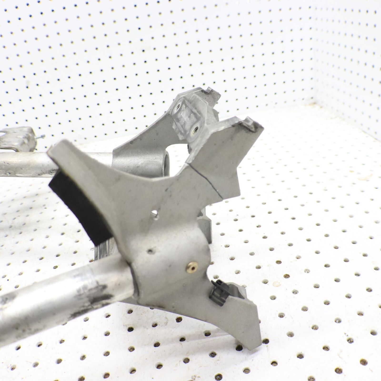 2014 POLARIS PRO RMK 800 OVER STRUCTURE FRAME TUBULAR ASSEMBLY 1018403 cracked