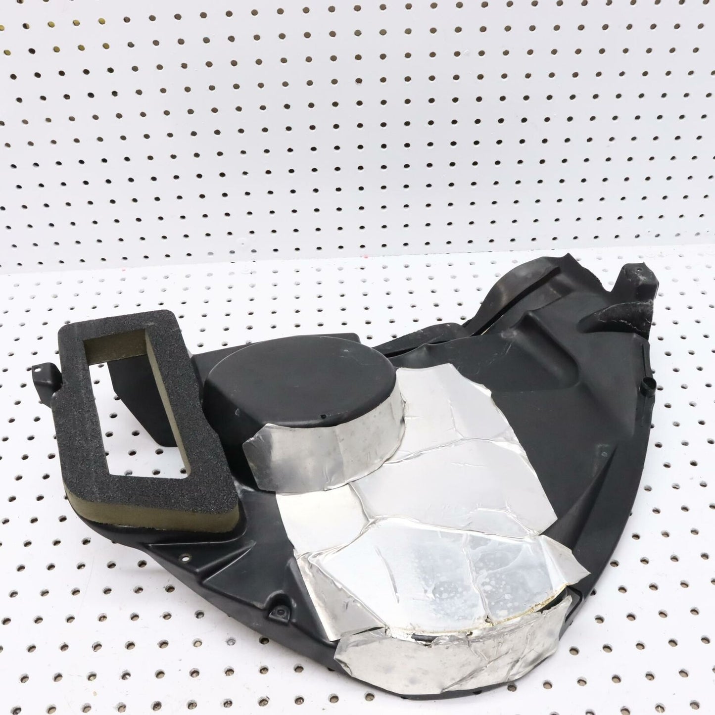 2006 POLARIS CLASSIC 700 AIR PLENUM, HEADLIGHT ACCESSS COVER 2633044