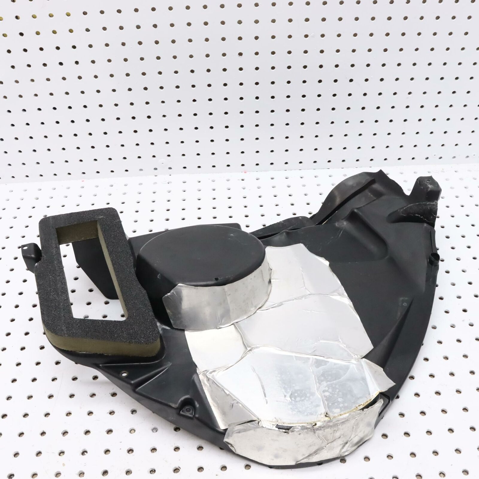 2006 POLARIS CLASSIC 700 AIR PLENUM, HEADLIGHT ACCESSS COVER 2633044