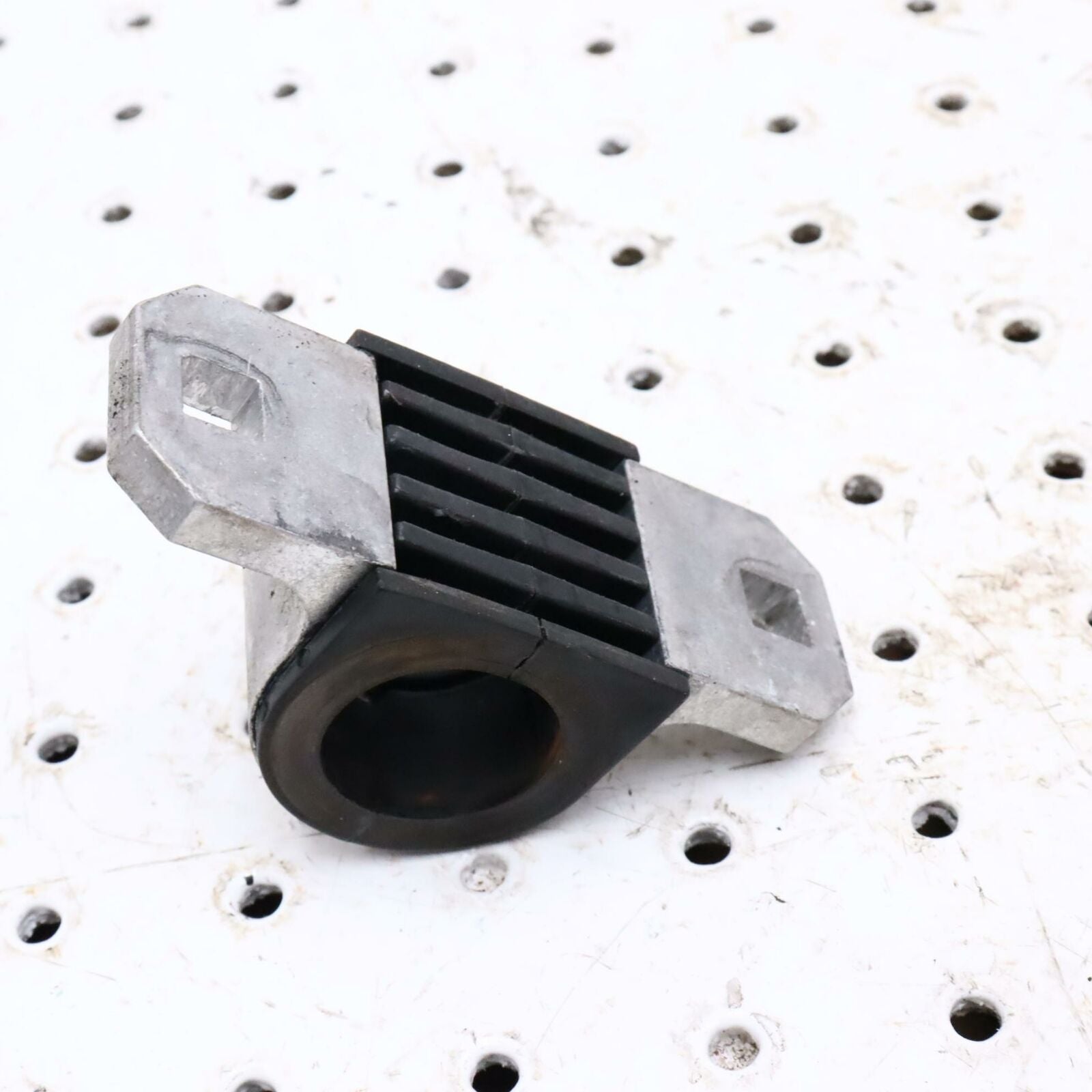 2007 POLARIS IQ 600 STEERING POST COLUMN BRACKET BUSHING MOUNT 5133648